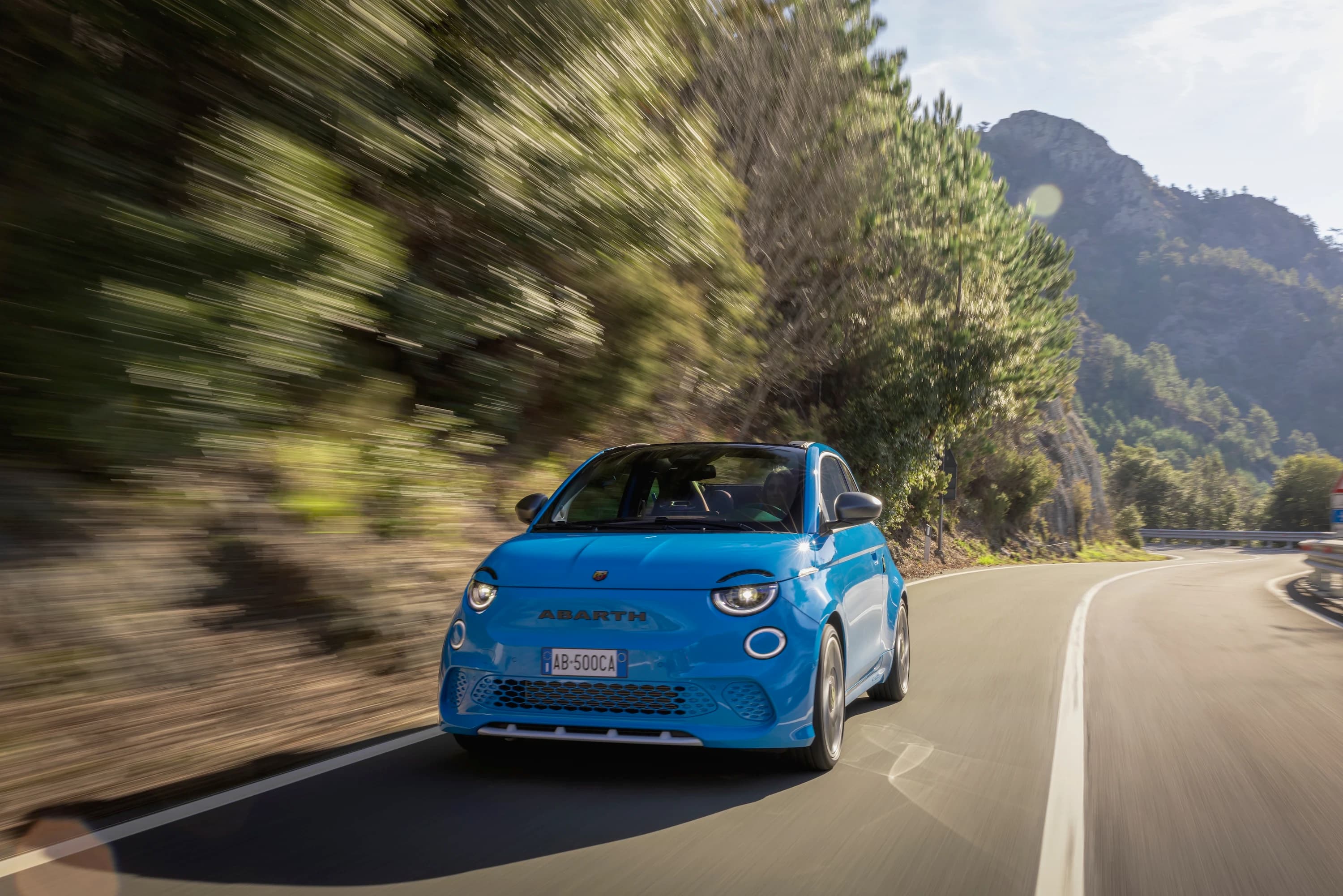 Abarth 500e Cabrio photo