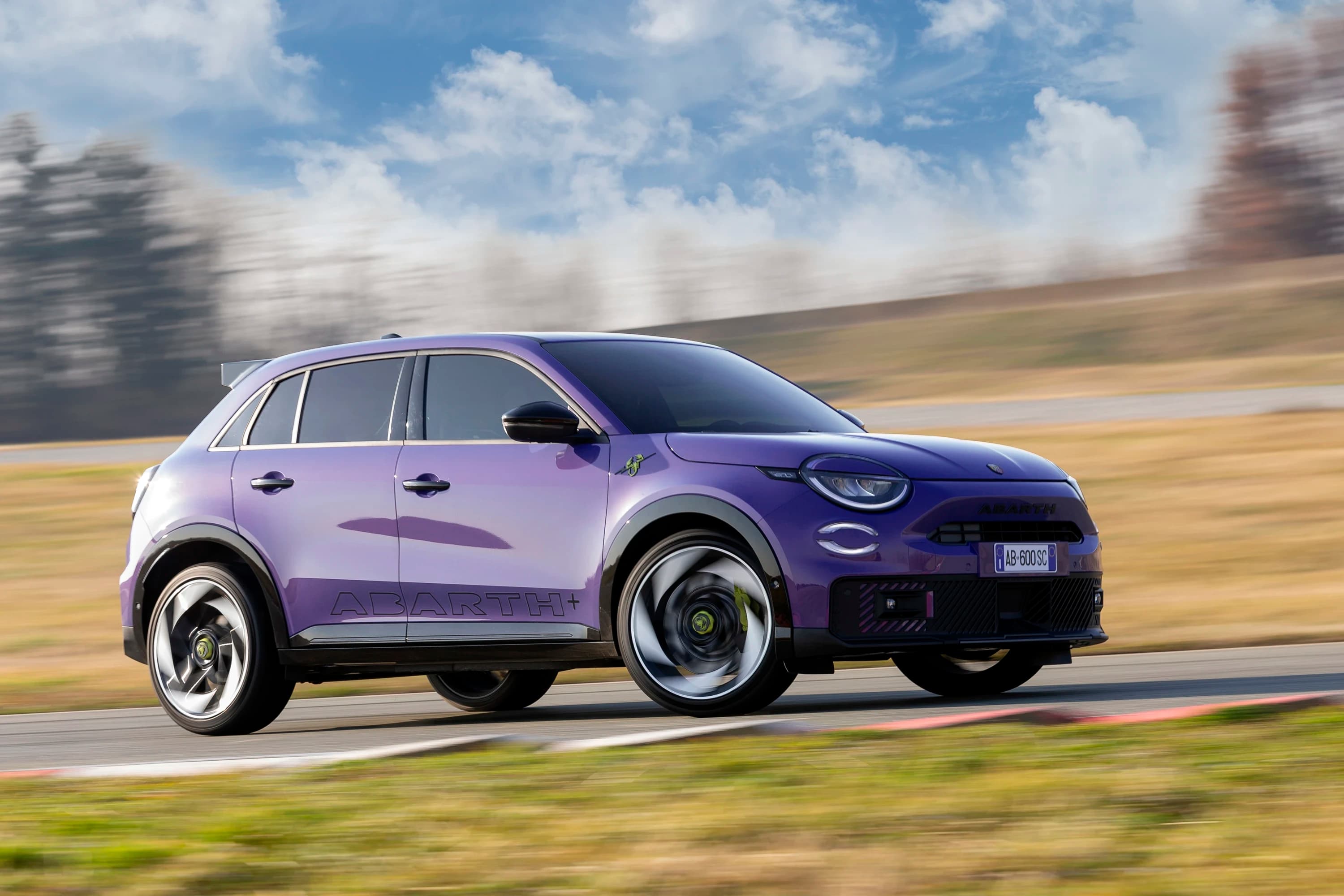 Abarth 600e Scorpionissima photo
