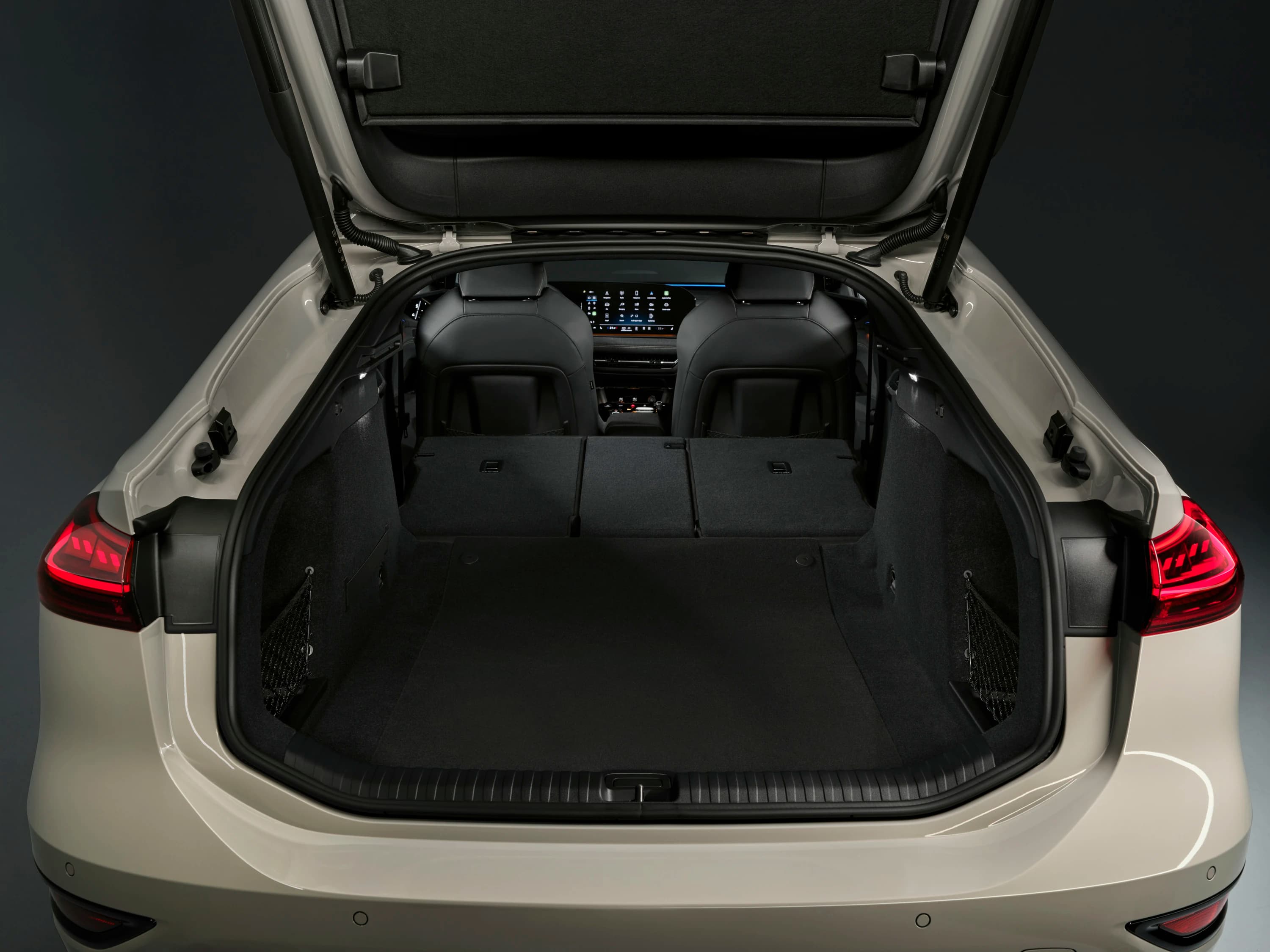 Audi A6 Sportback e-tron photo