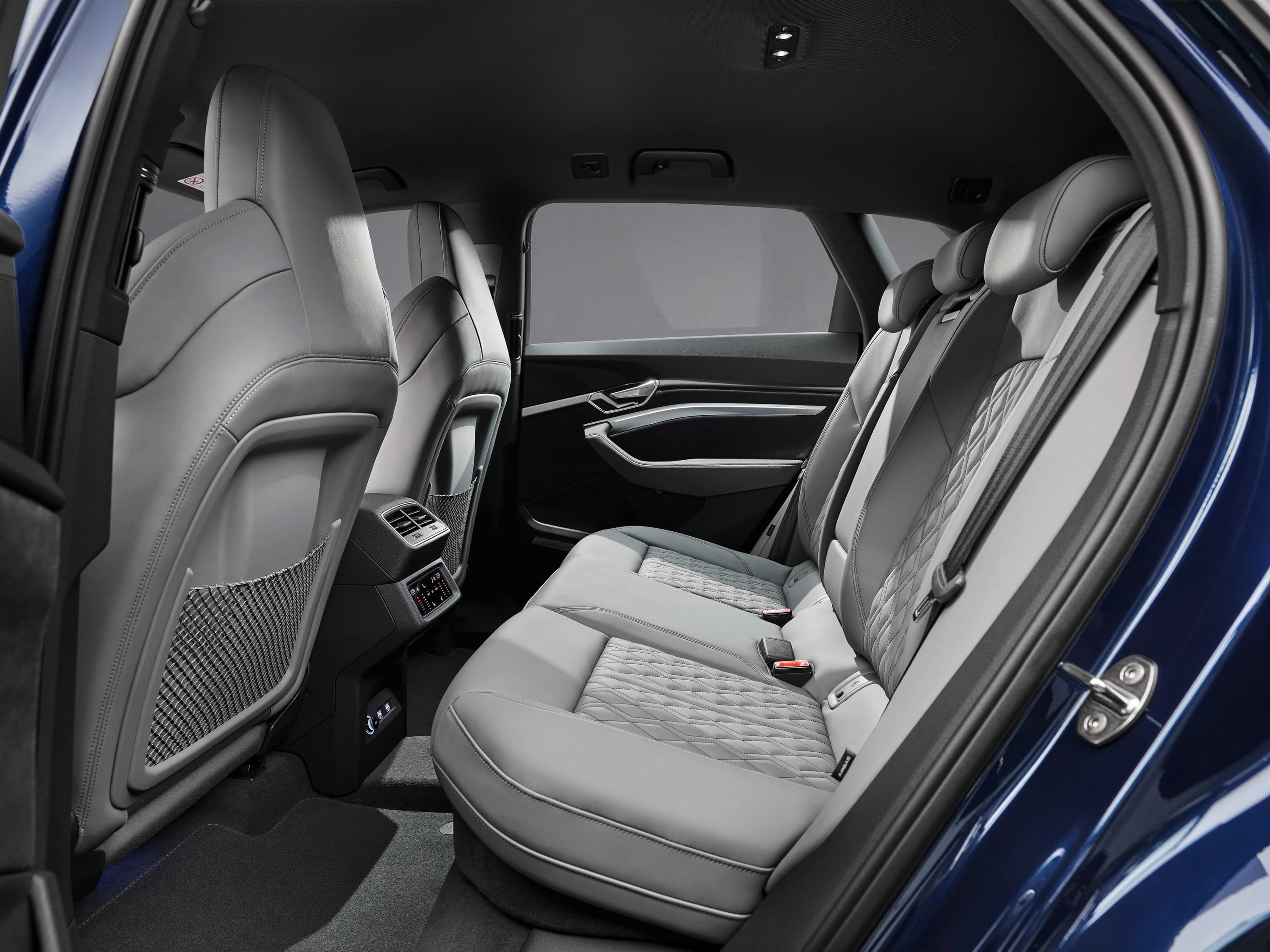 Audi e-tron S photo