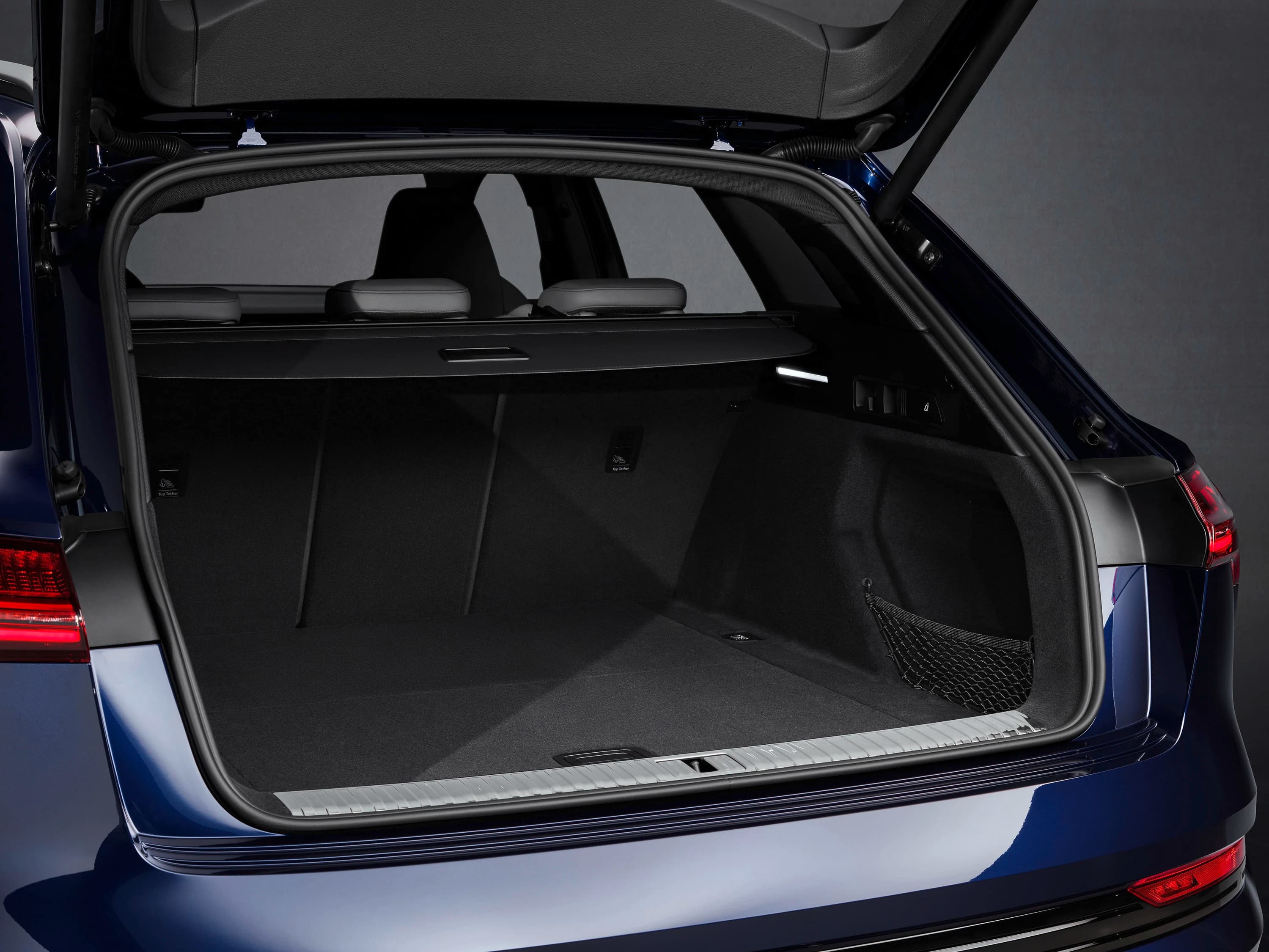 Audi e-tron S photo