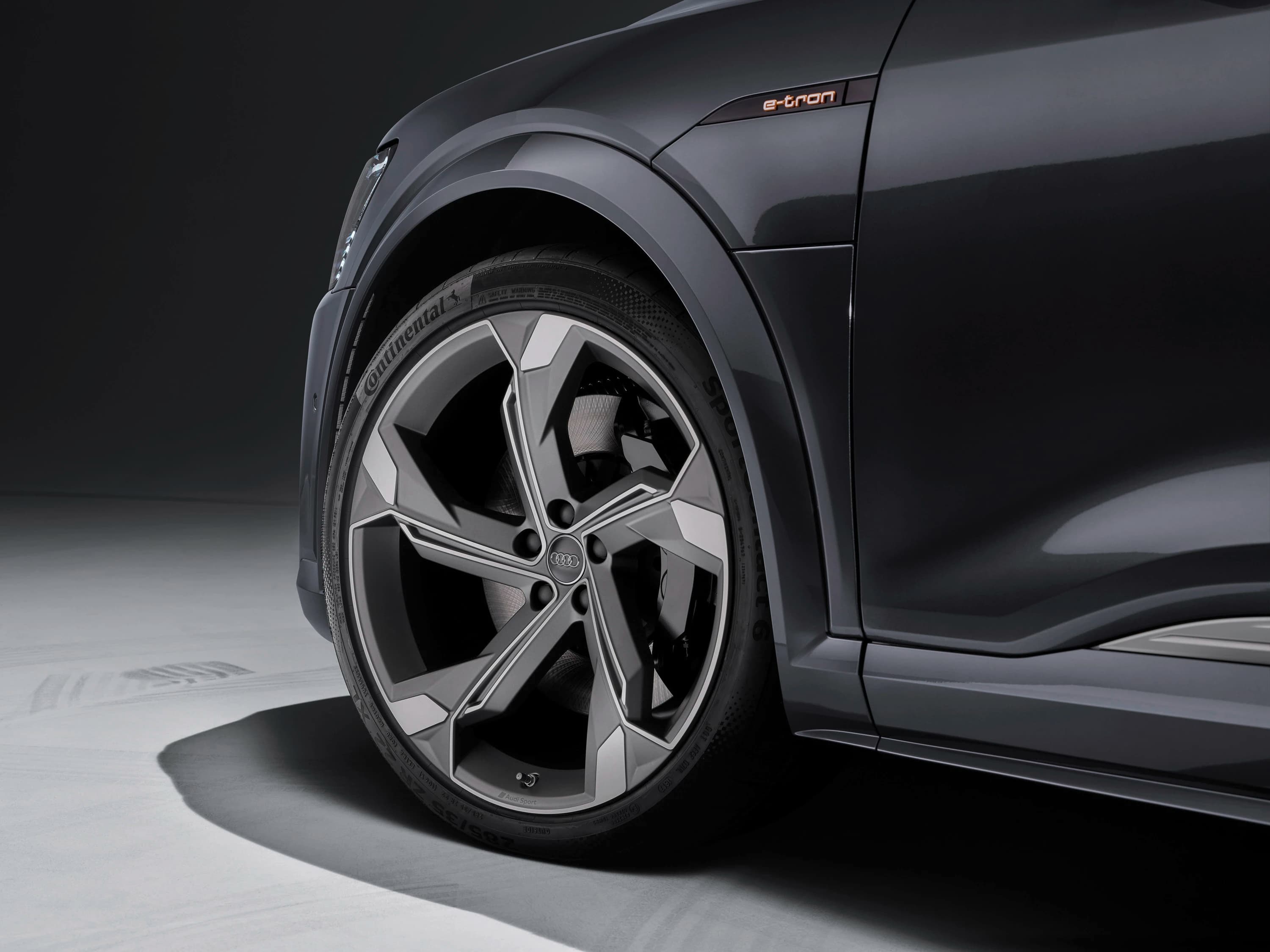 Audi e-tron S Sportback photo