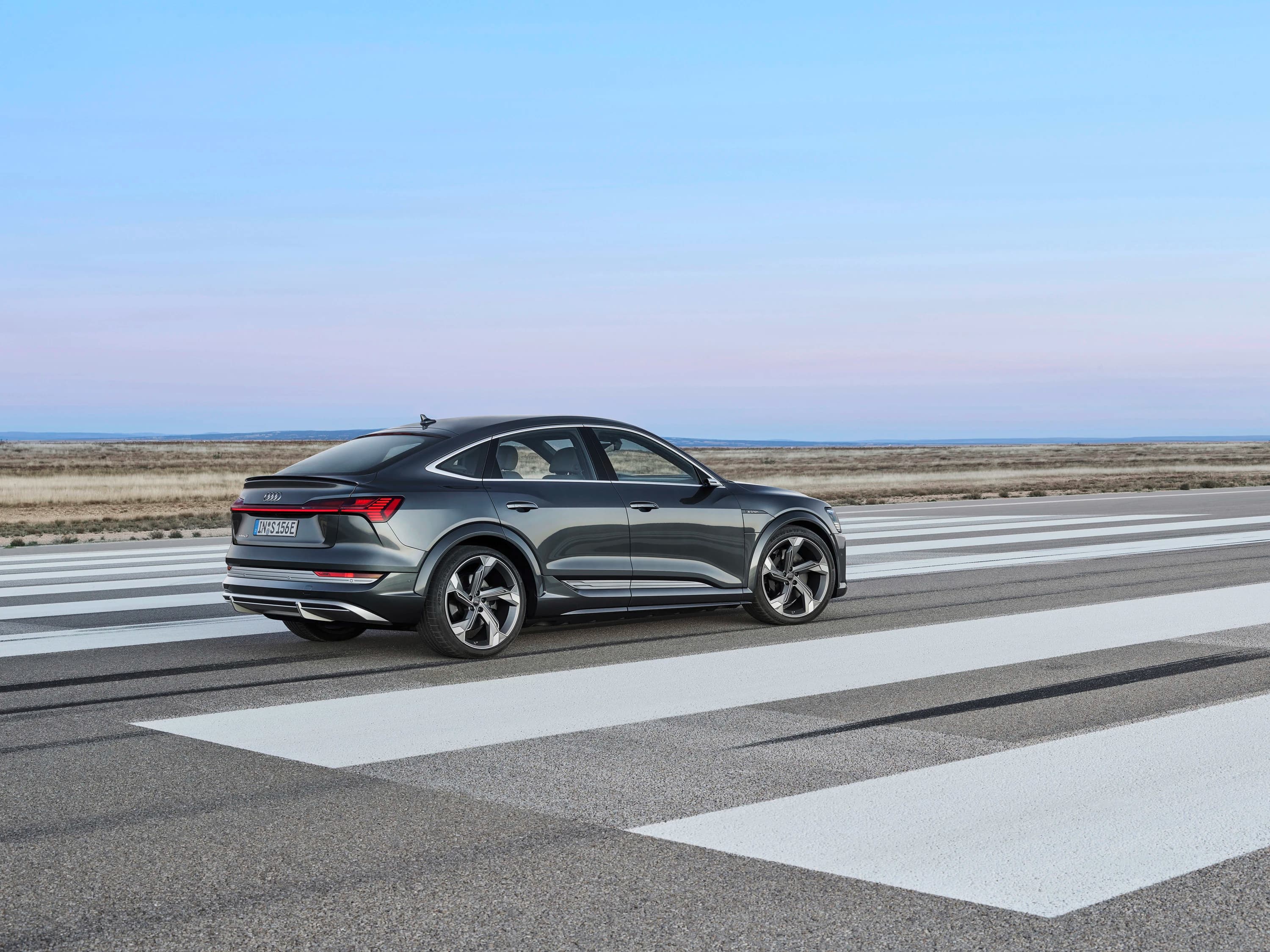 Audi e-tron S Sportback photo