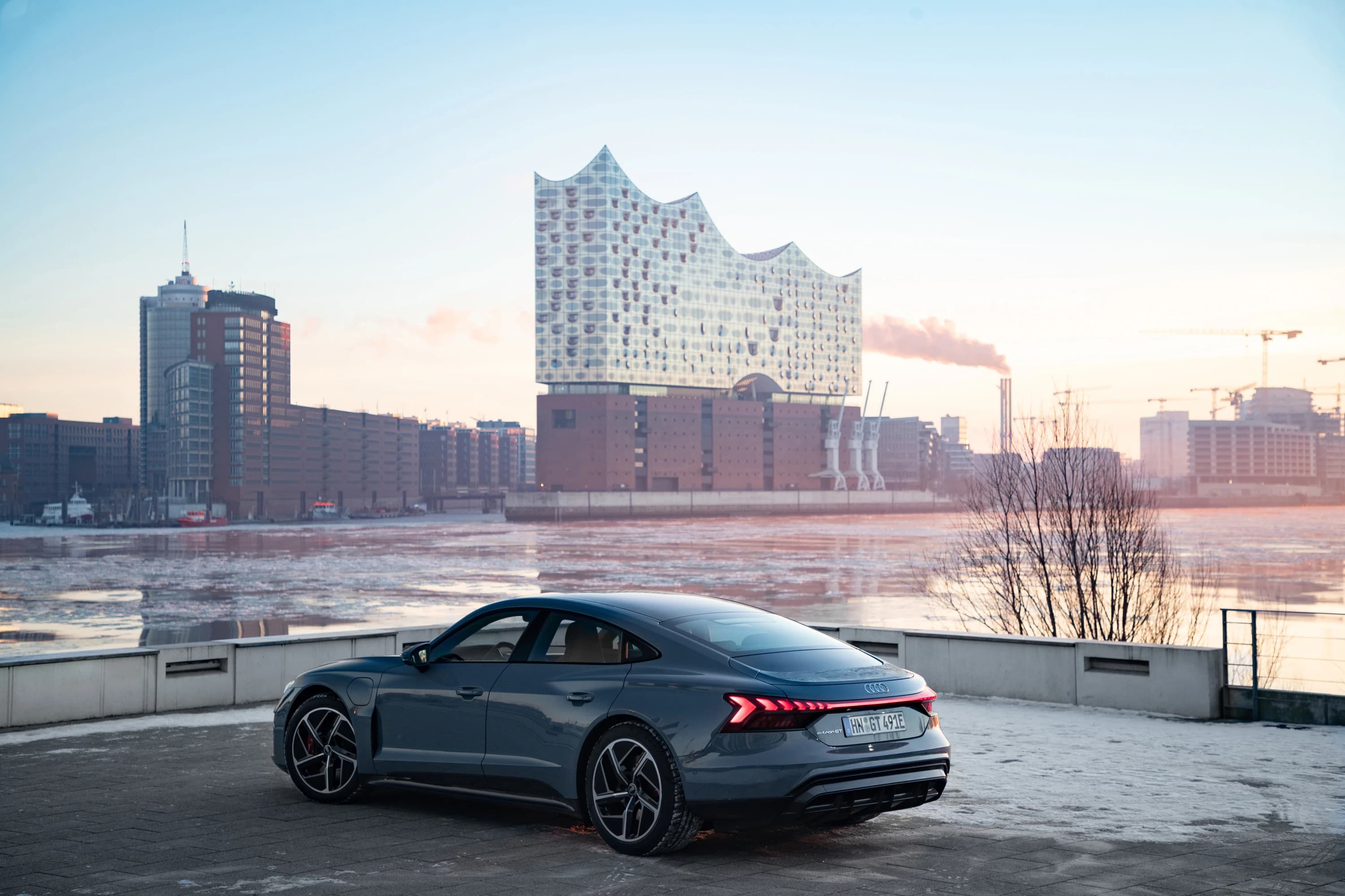 Audi e-tron GT (GEN1) photo