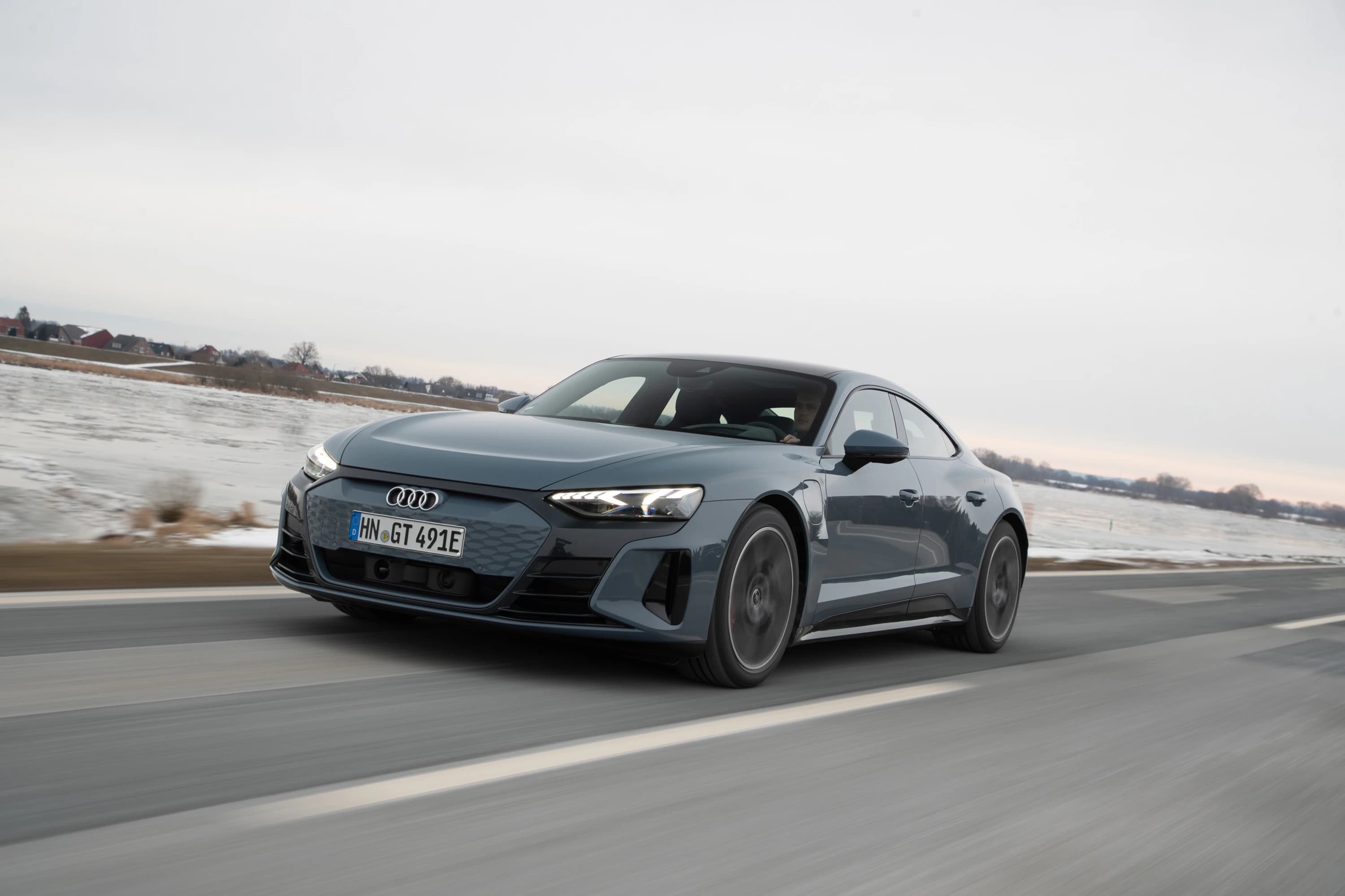 Audi e-tron GT (GEN1) photo