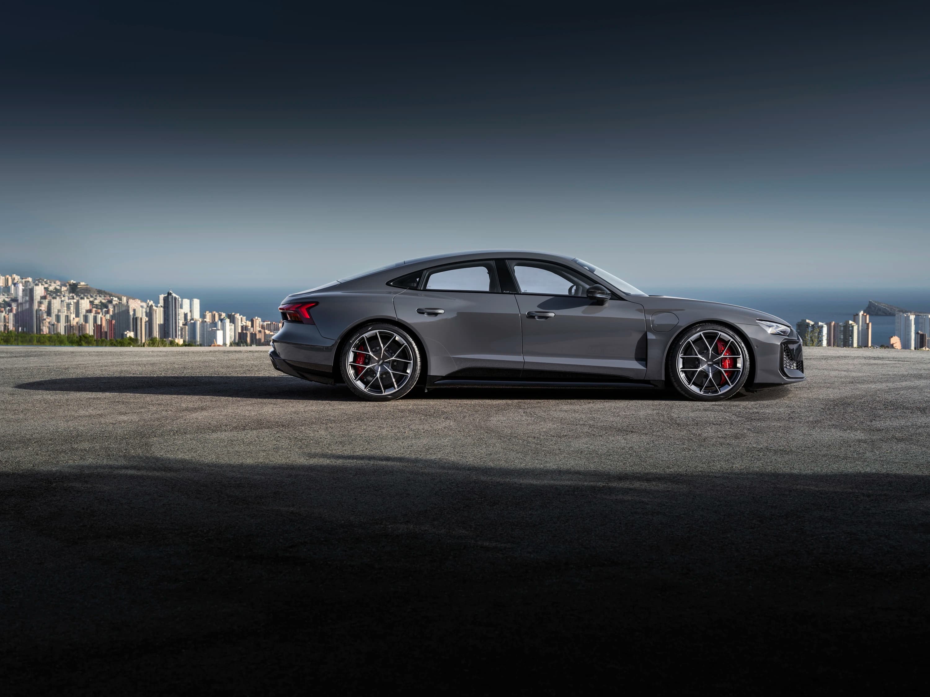 Audi RS e-tron GT photo
