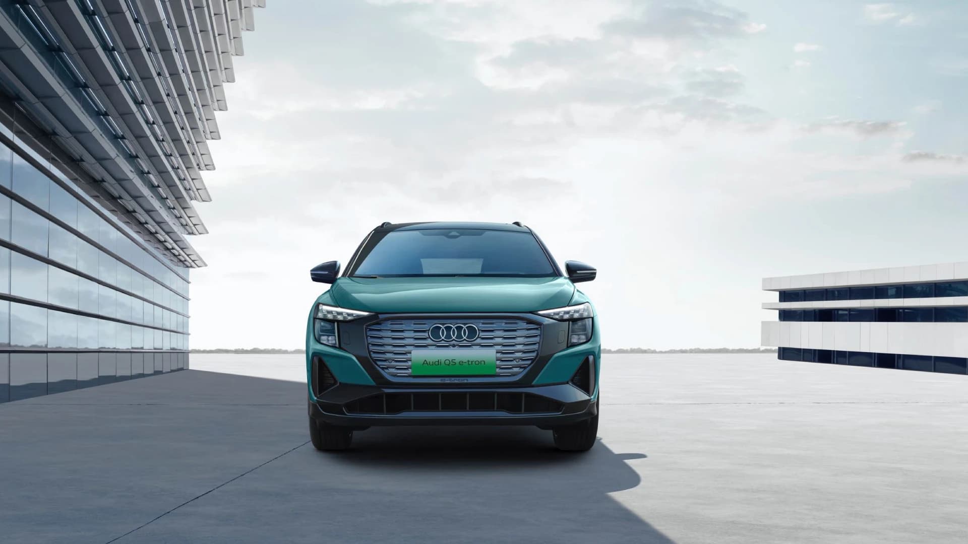 Audi Q5 e-tron 40 photo