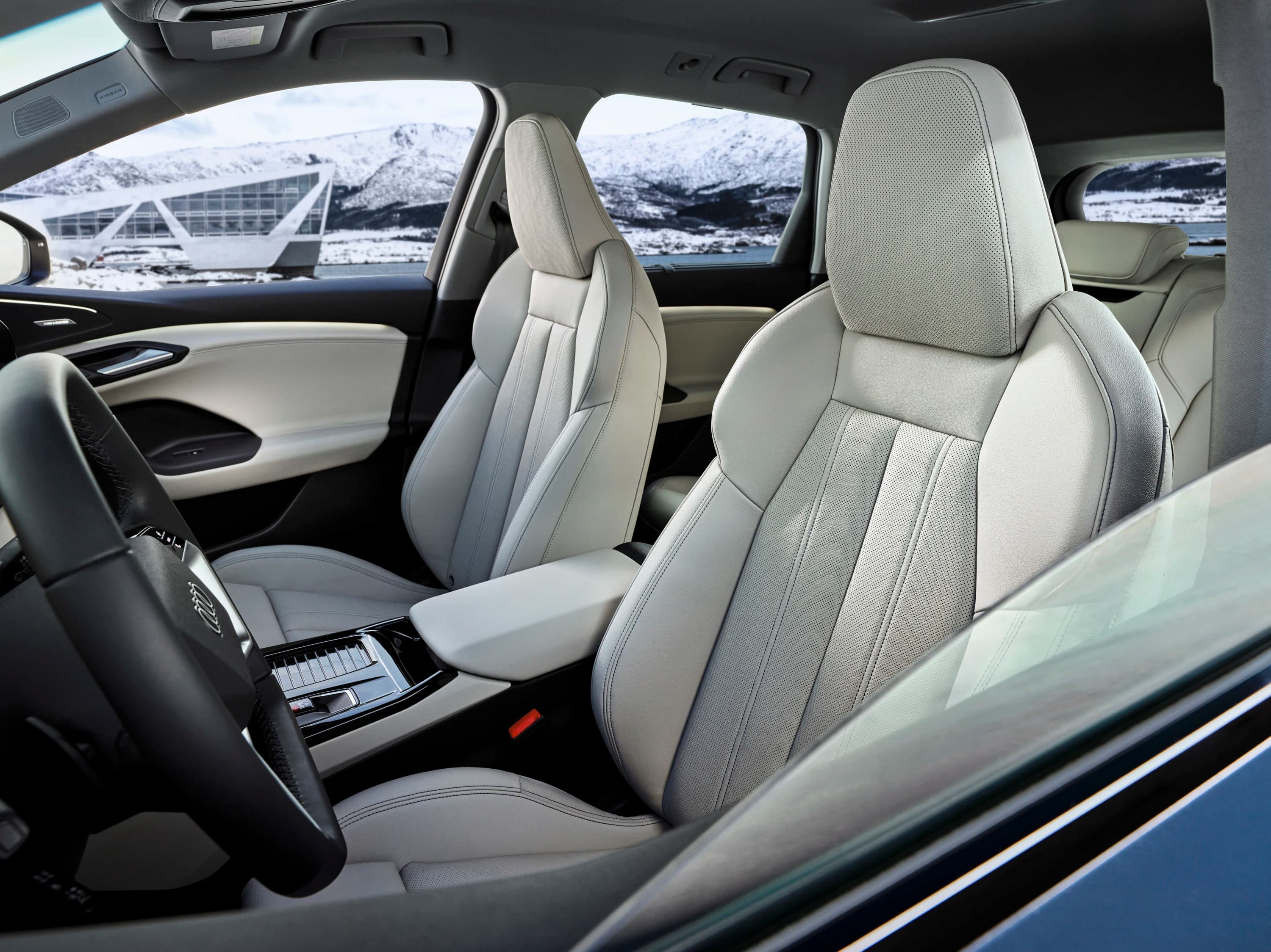 Audi Q6 e-tron quattro photo