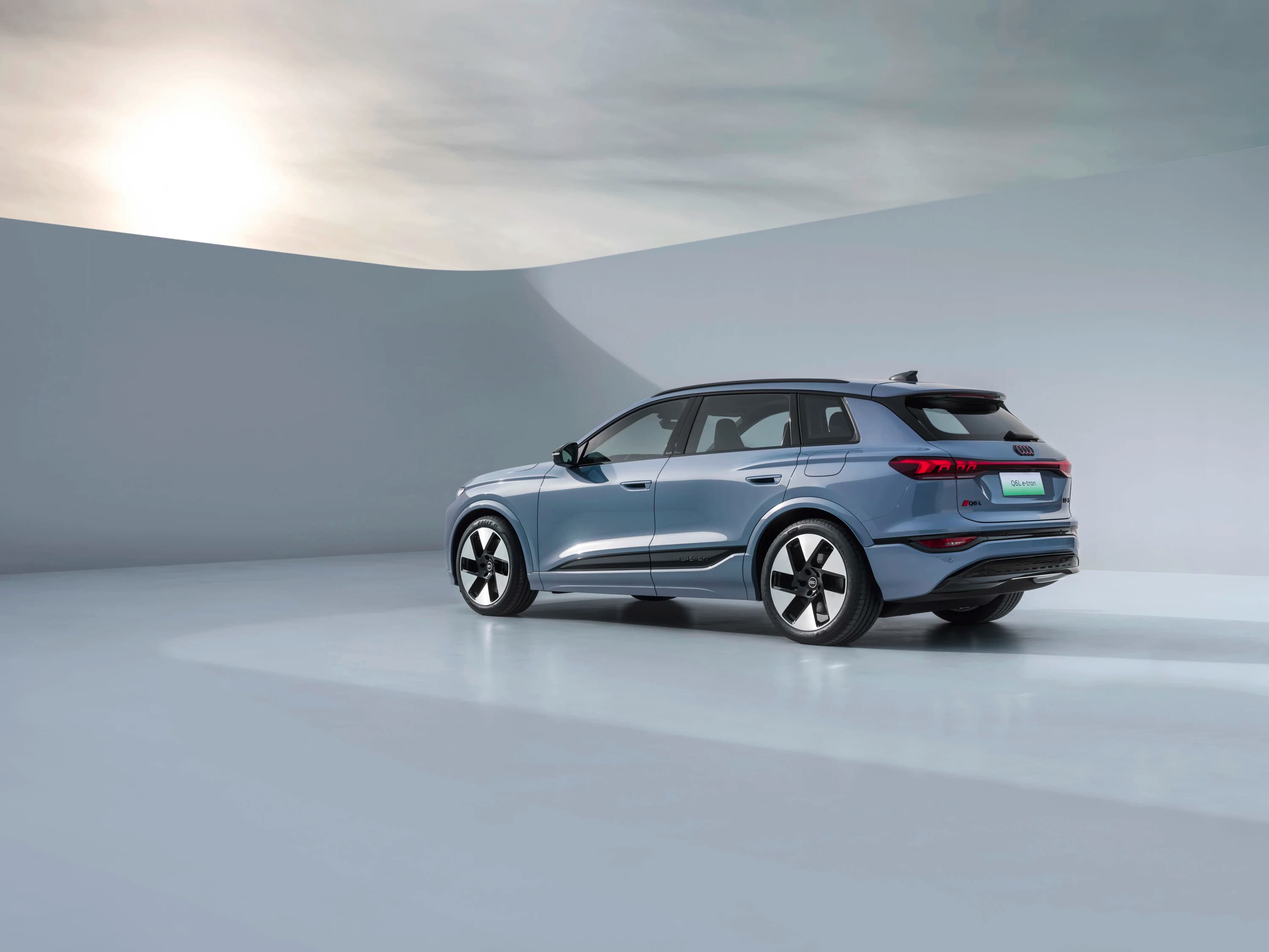 Audi Q6L e-tron quattro photo
