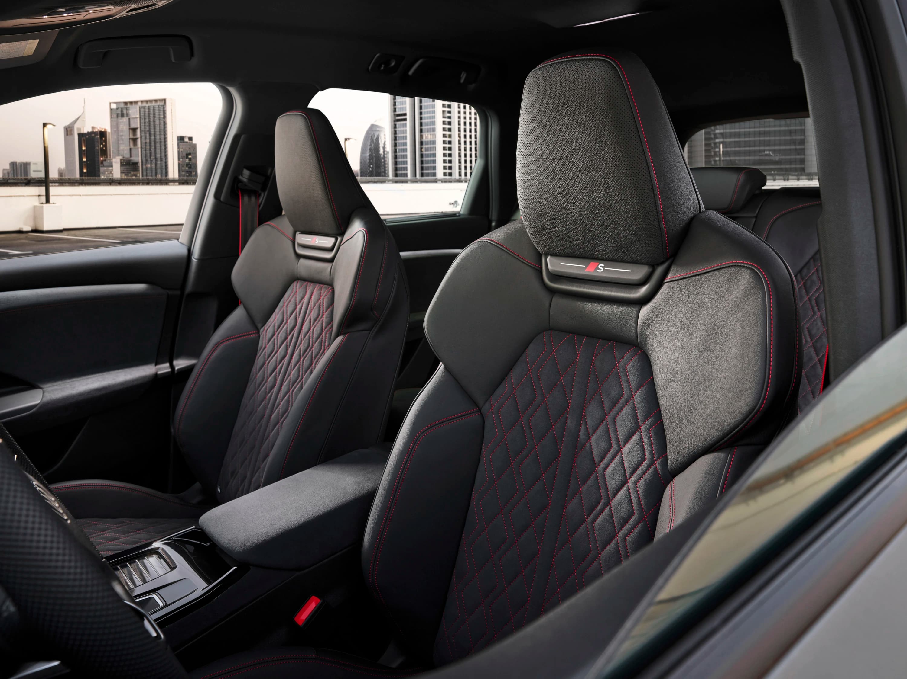 Audi SQ6 e-tron photo