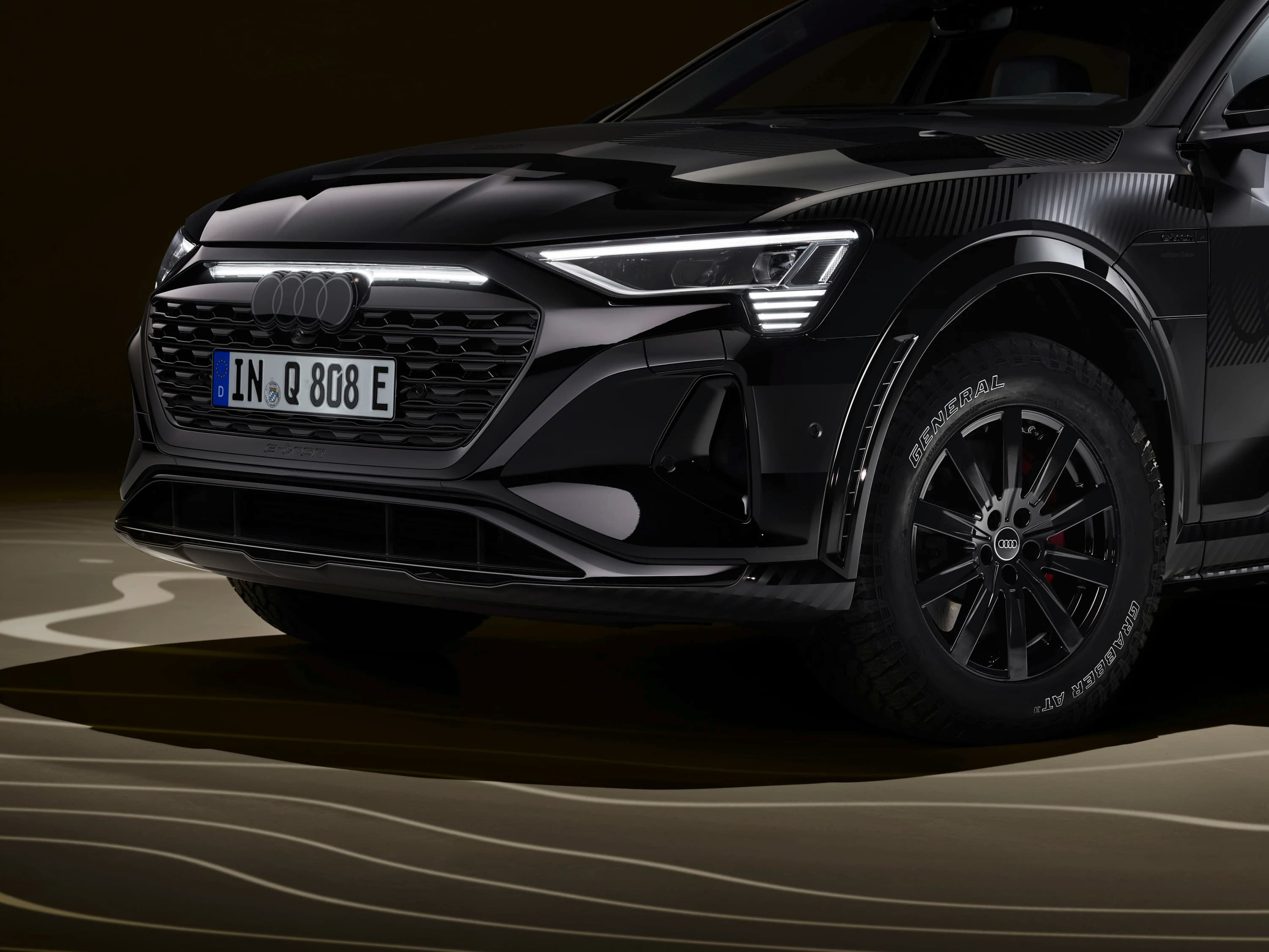 Audi Q8 e-tron edition Dakar photo