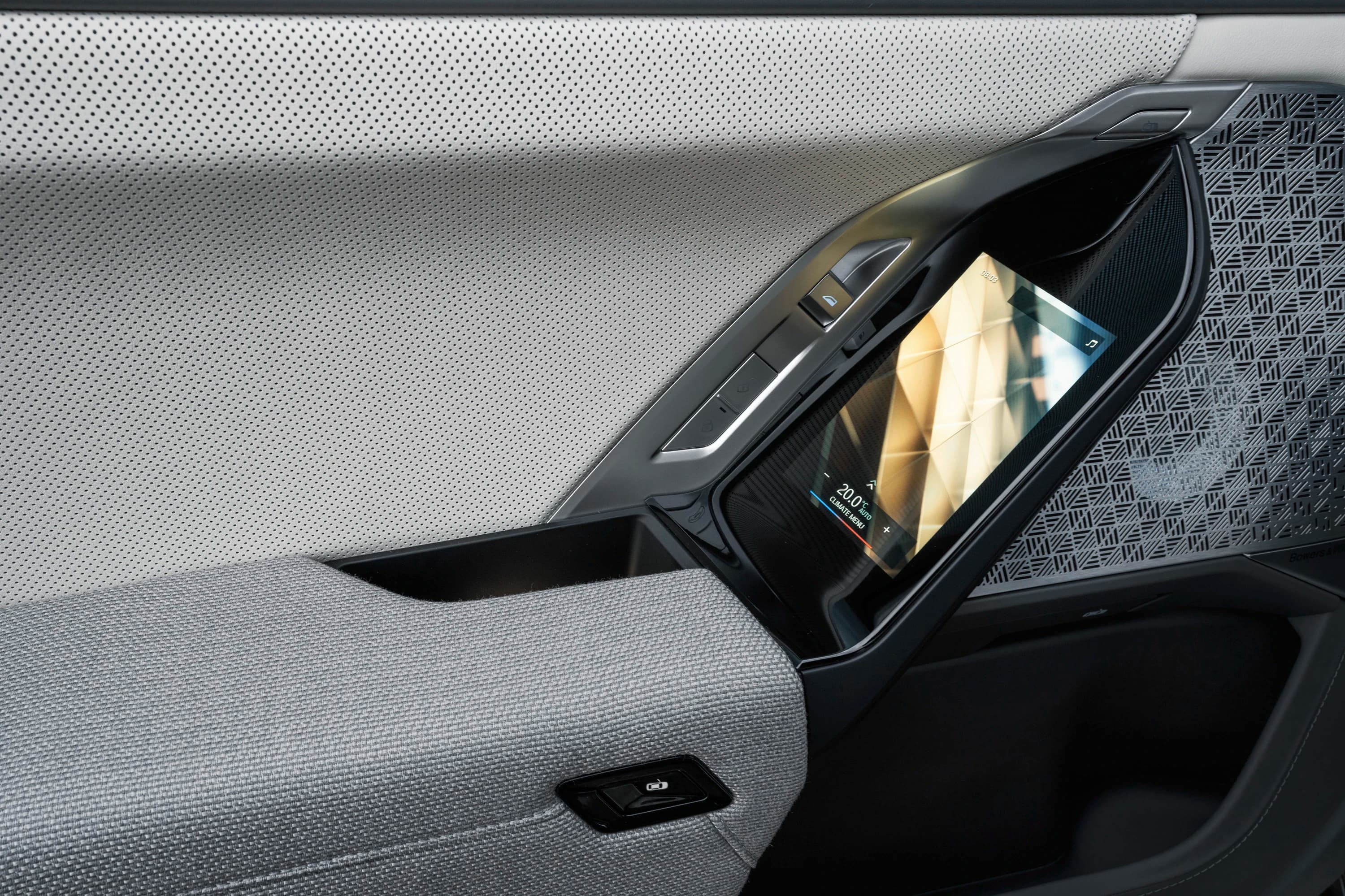 BMW i7 eDrive50 (GEN1) photo