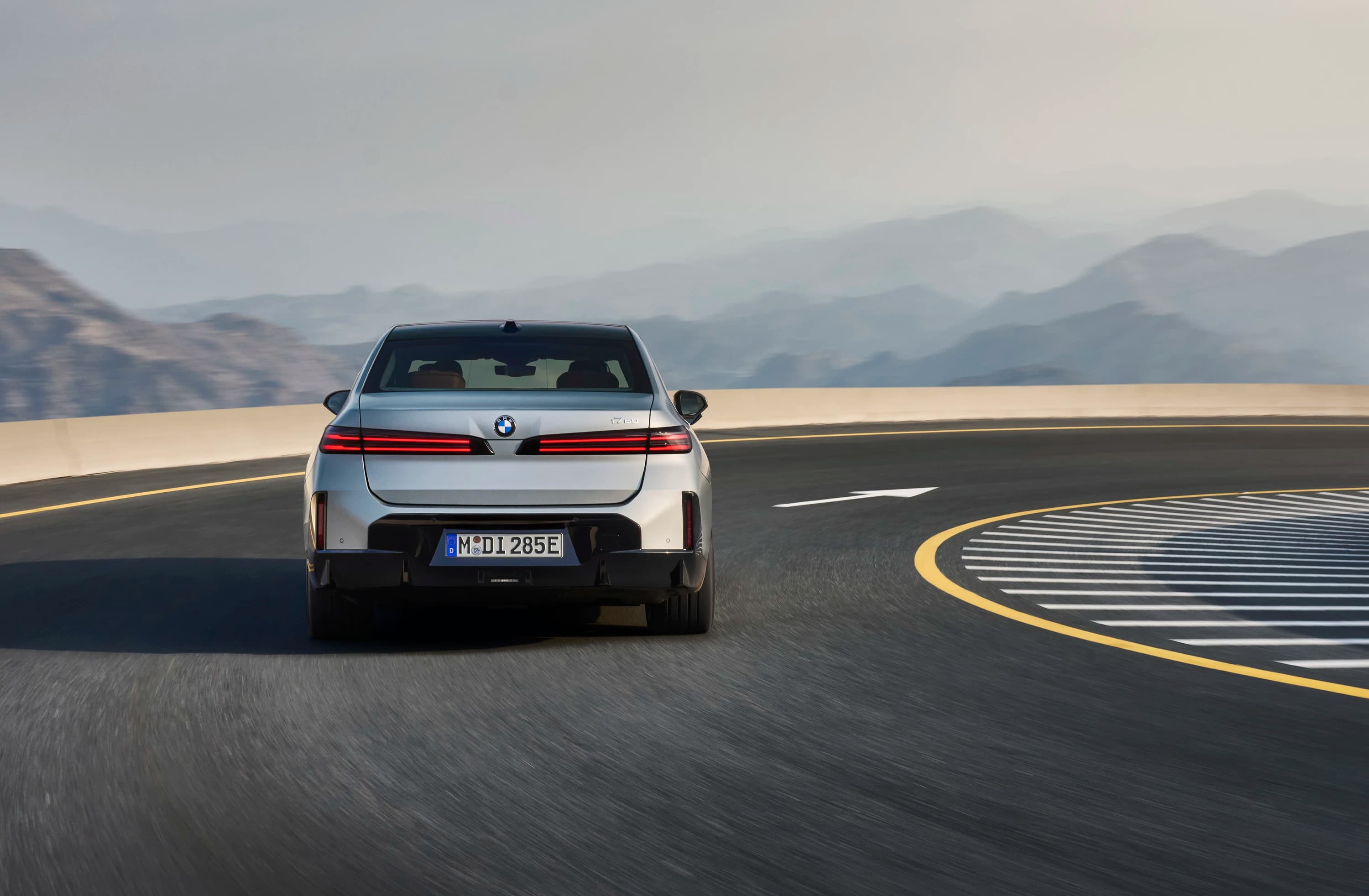 BMW i7 M70 xDrive photo