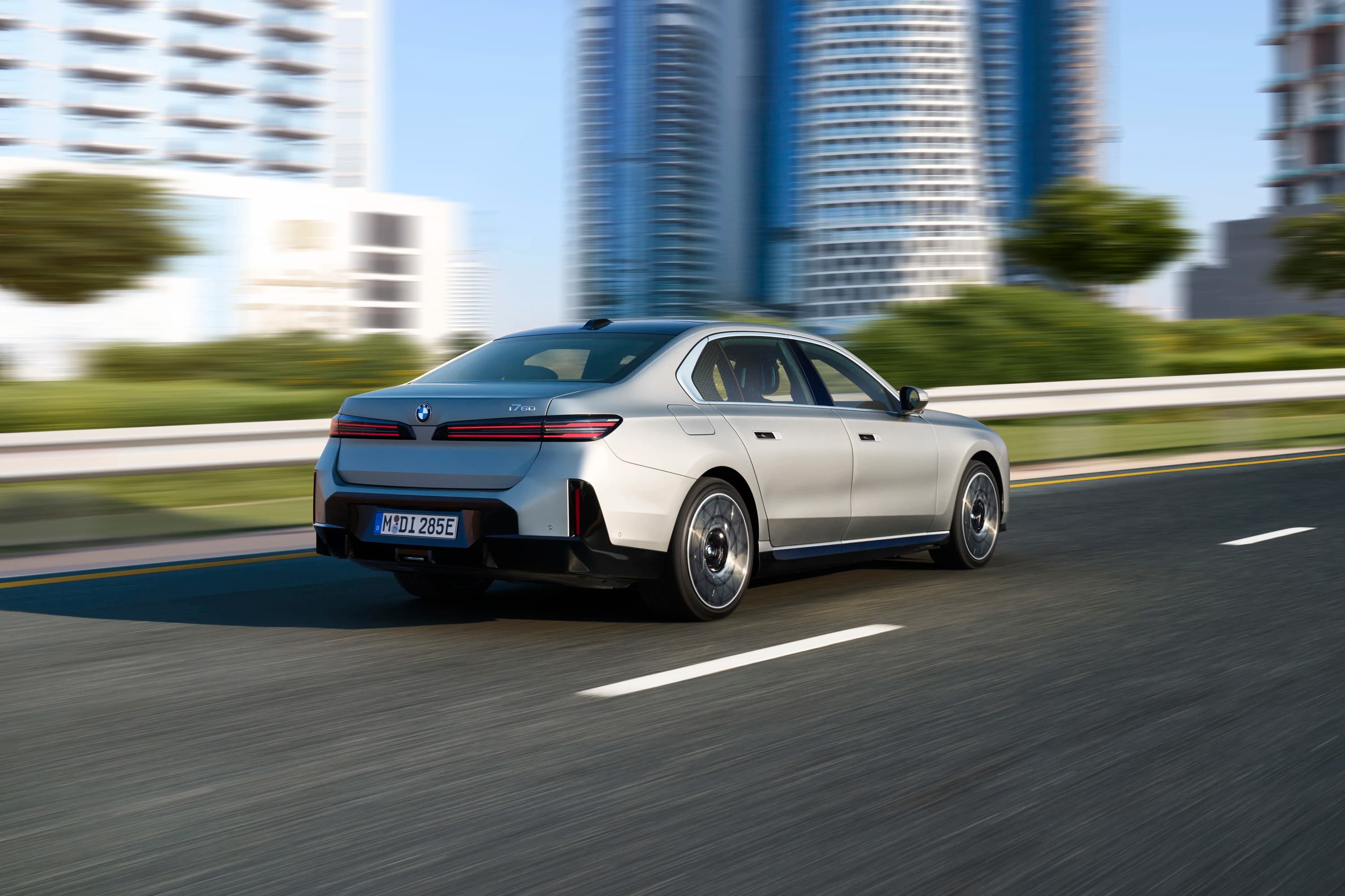 BMW i7 M70 xDrive photo