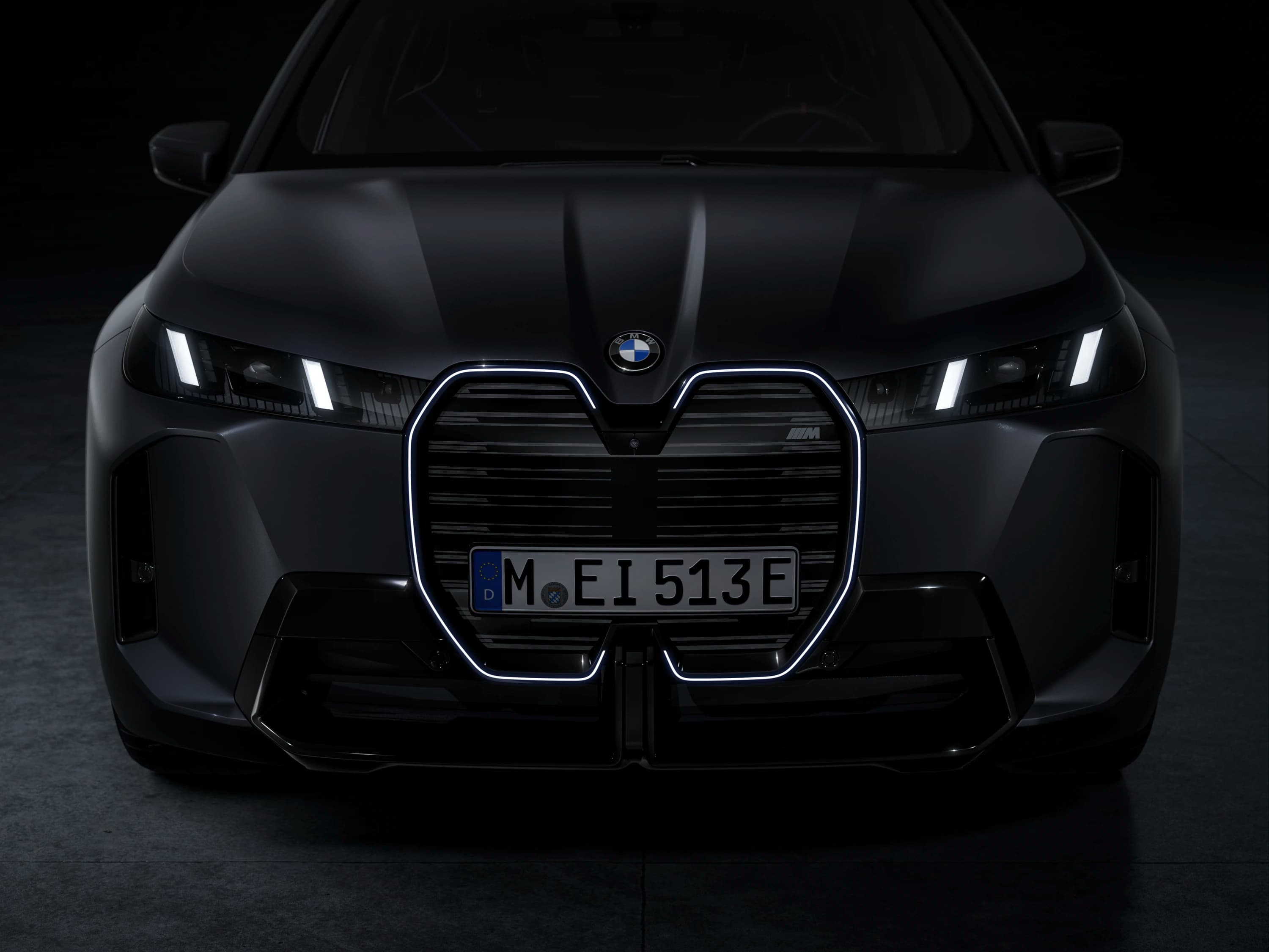 BMW iX M70 xDrive photo