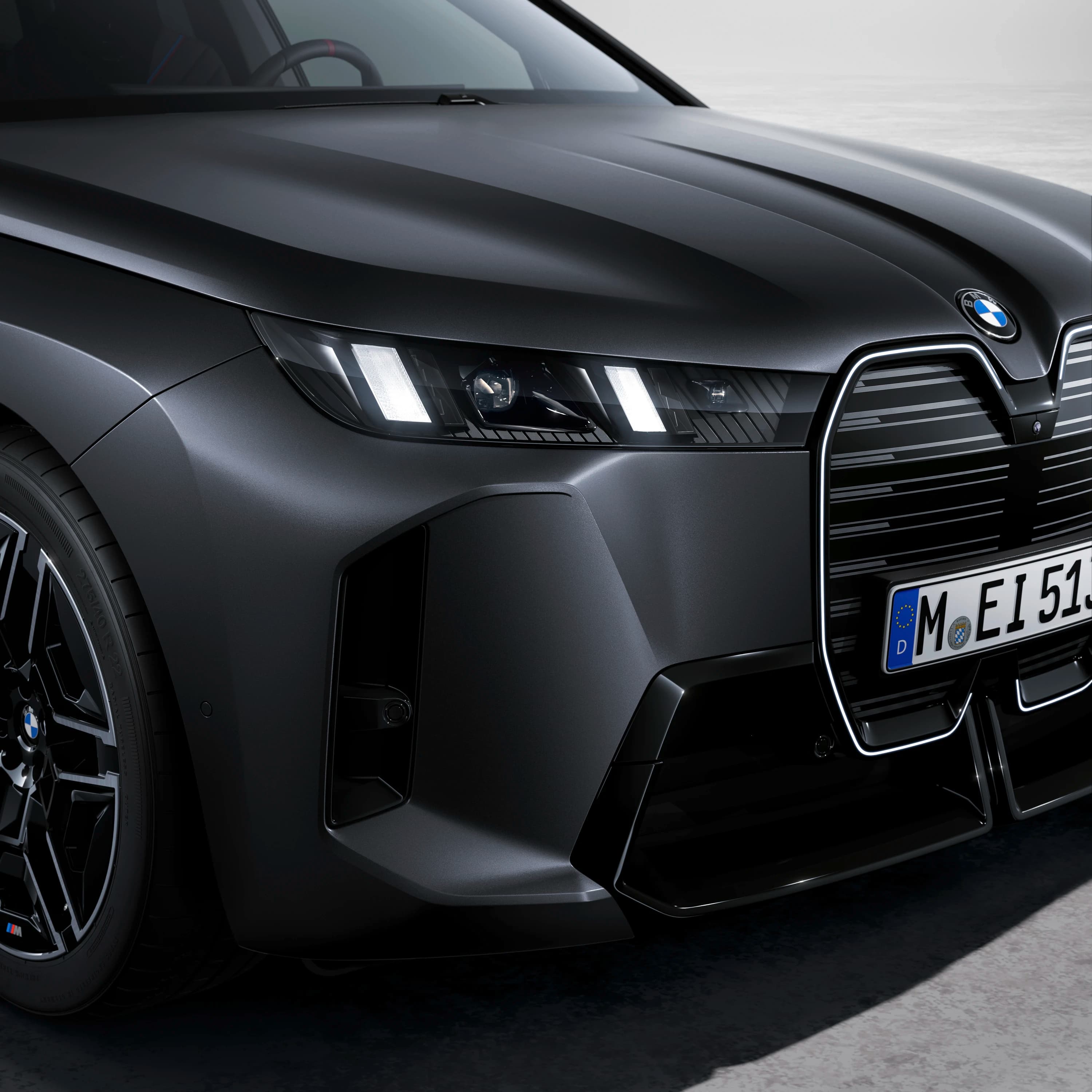 BMW iX M70 xDrive photo
