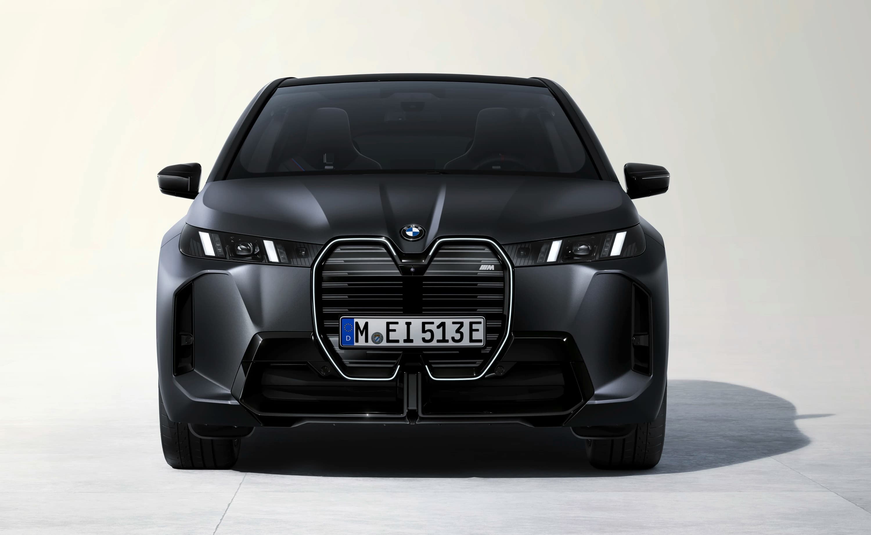 BMW iX M70 xDrive photo