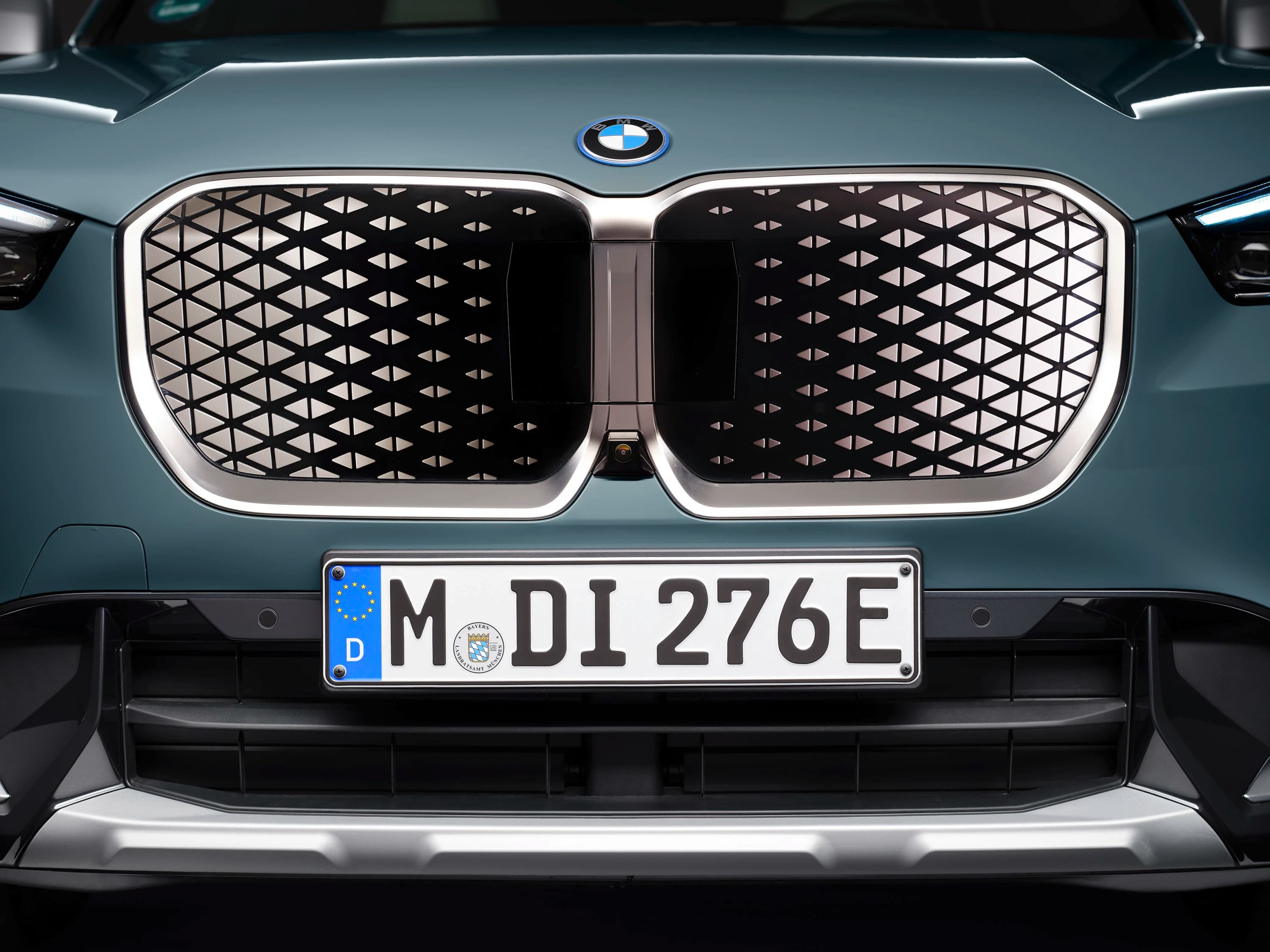 BMW iX1 eDrive20 photo