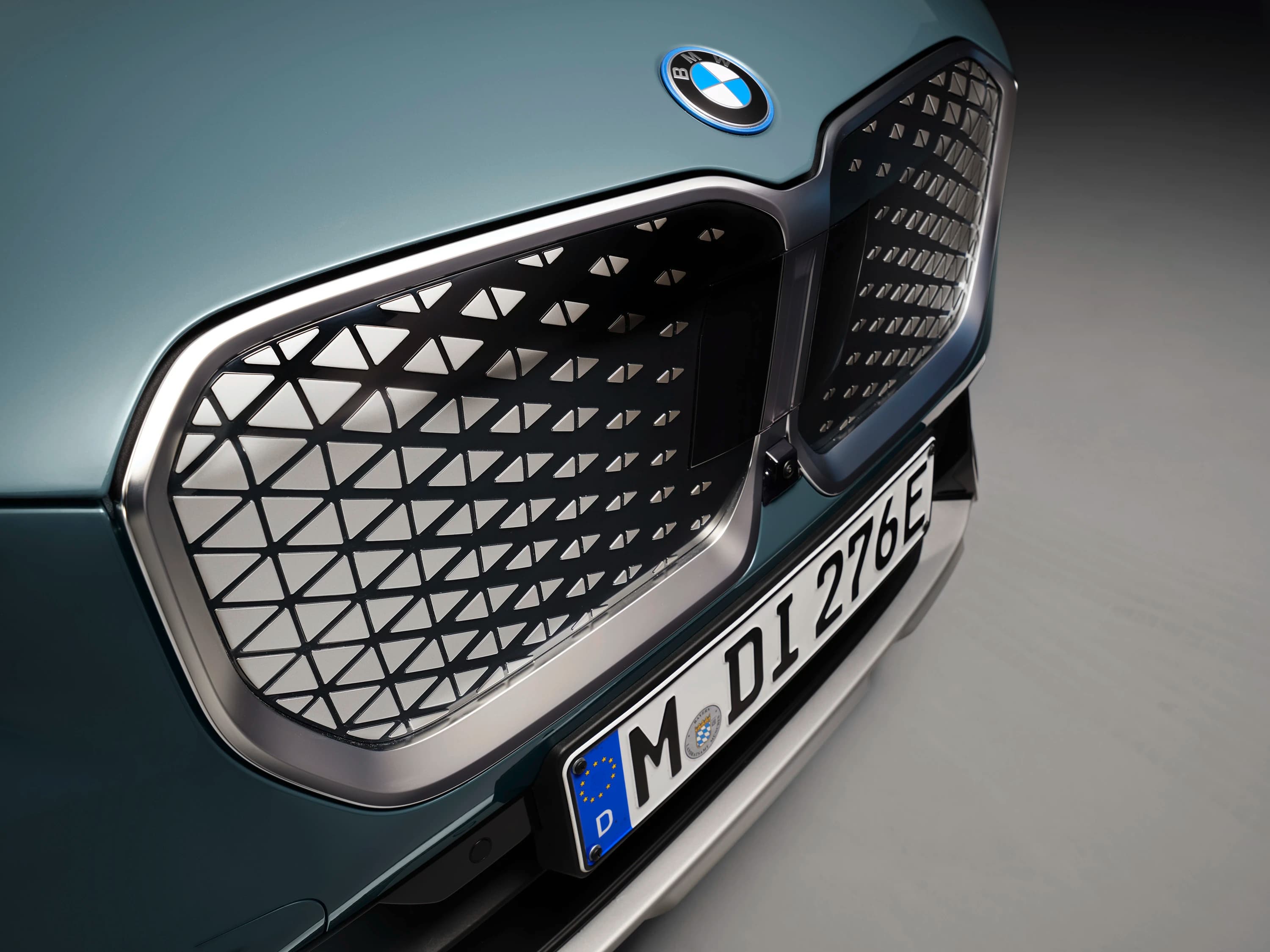BMW iX1 eDrive20 photo