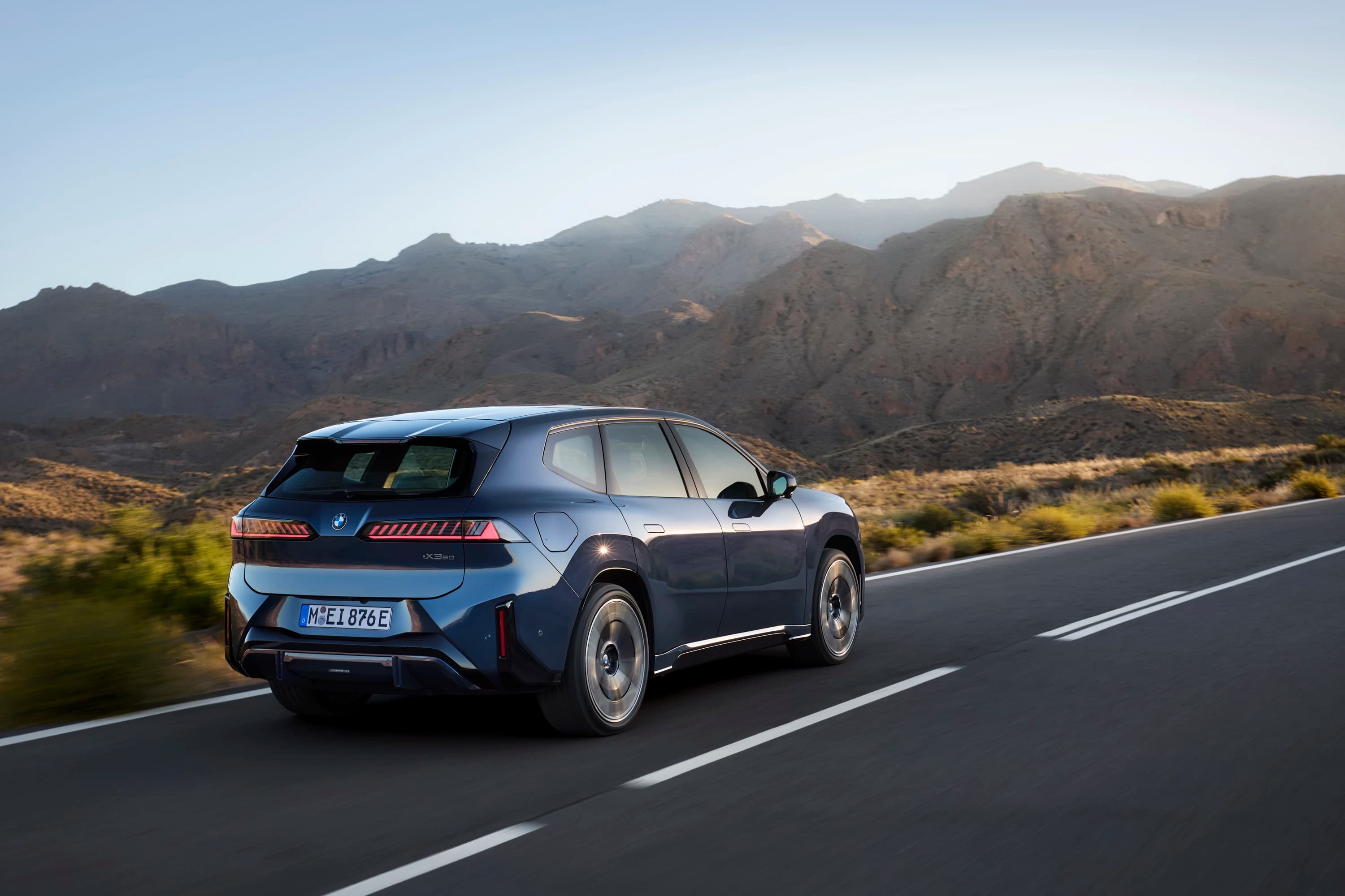 BMW iX3 40 photo