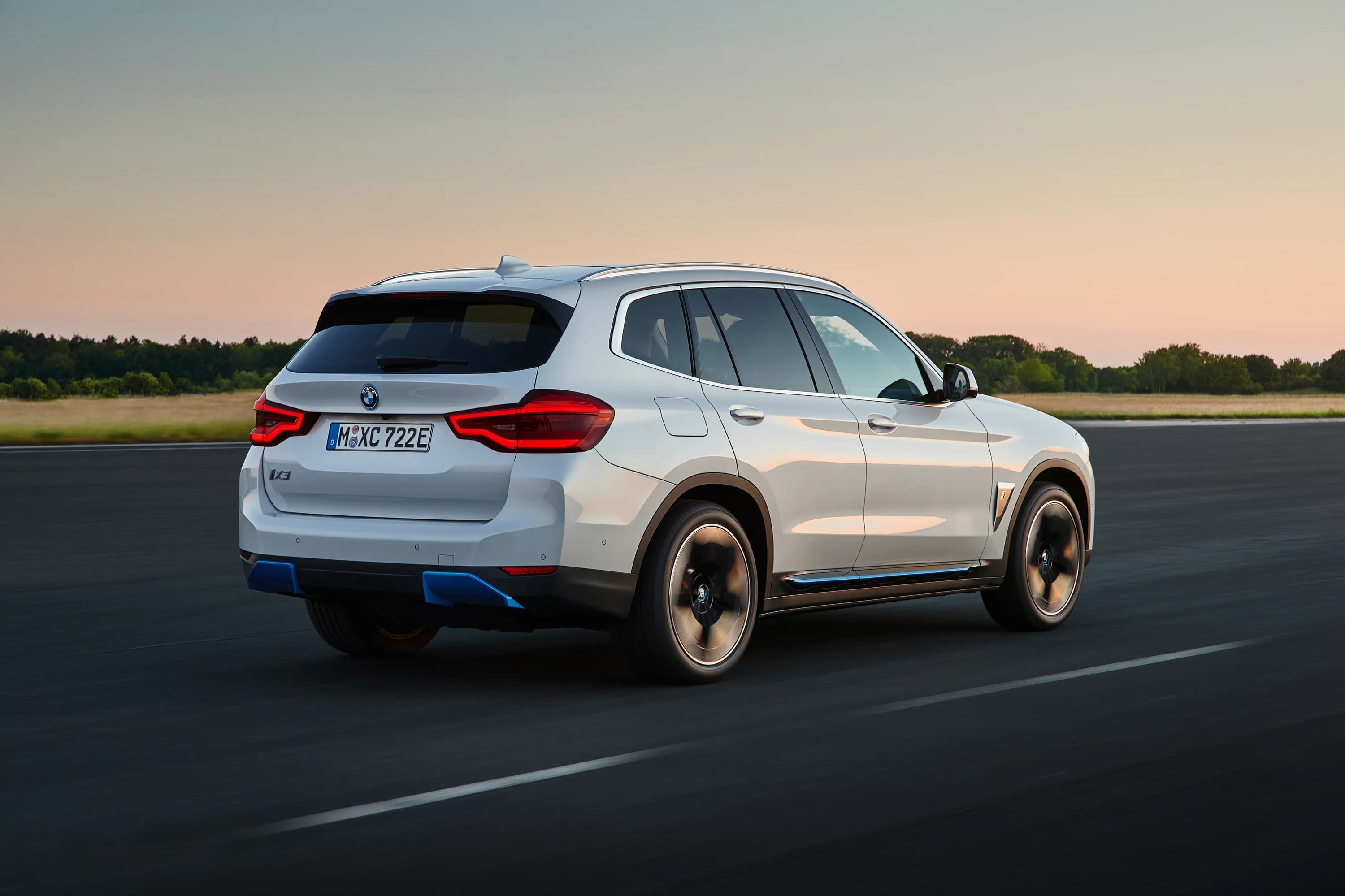 BMW iX3 (GEN1) photo