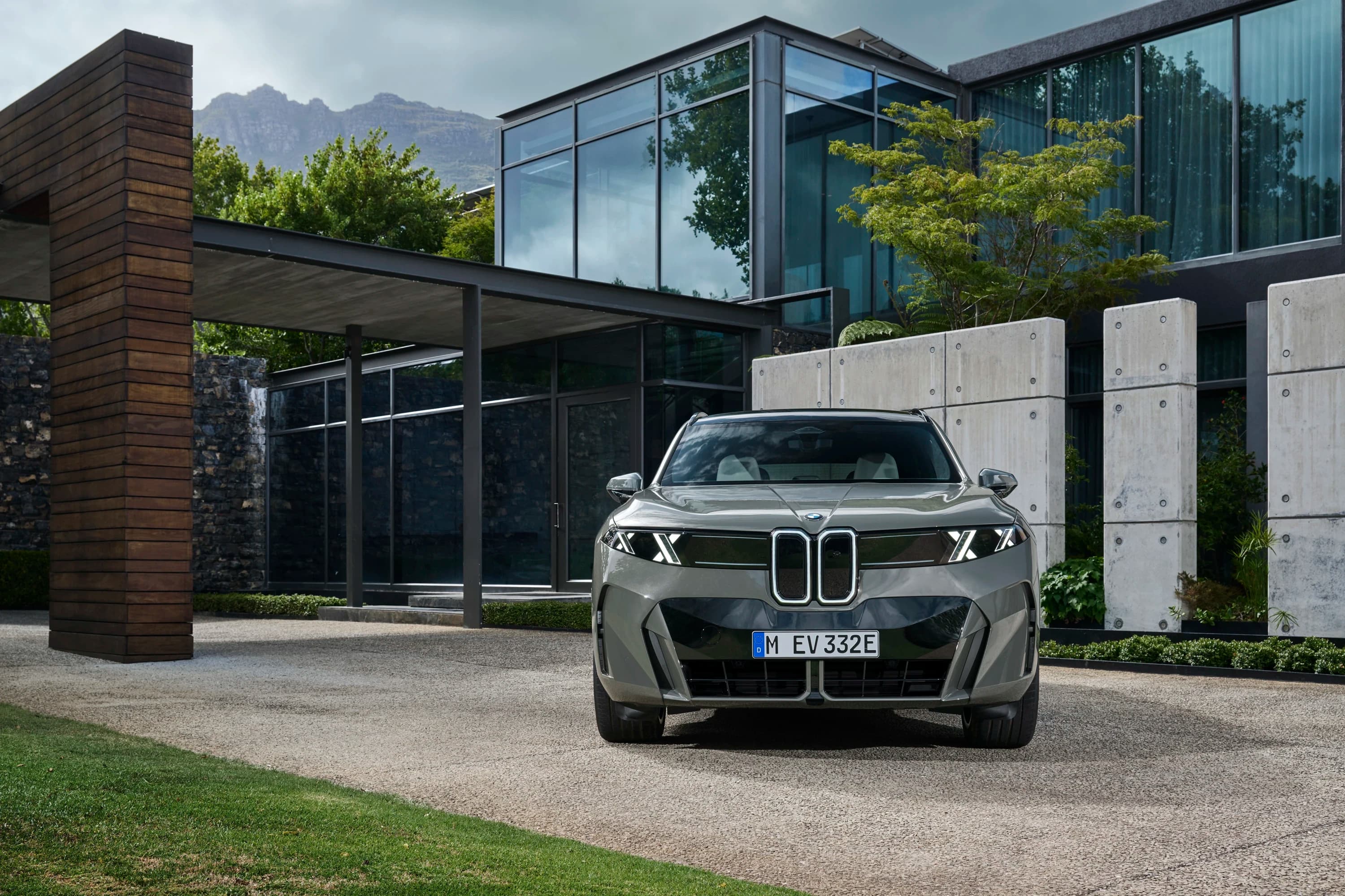 BMW iX5 60 xDrive photo