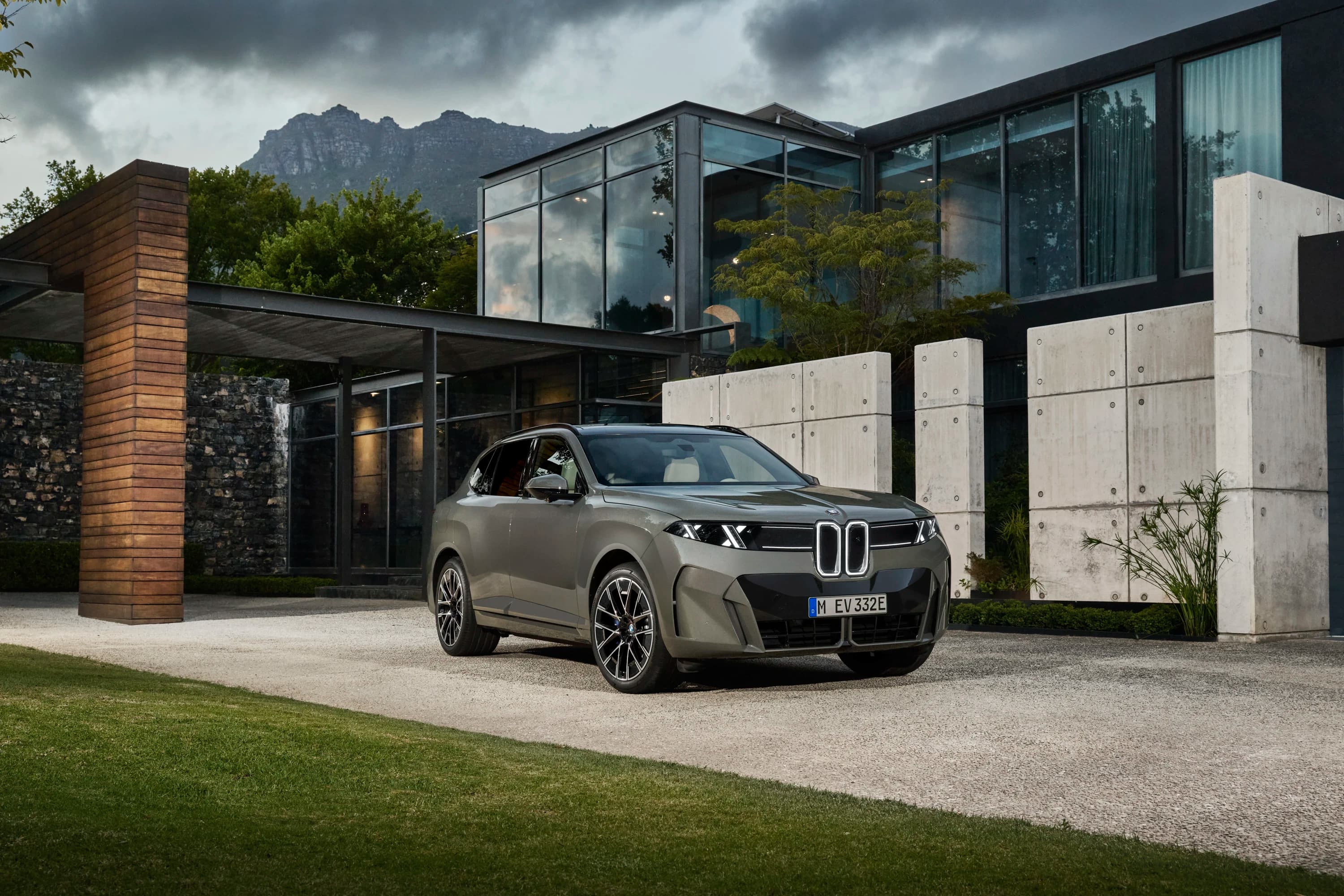 BMW iX5 60 xDrive photo