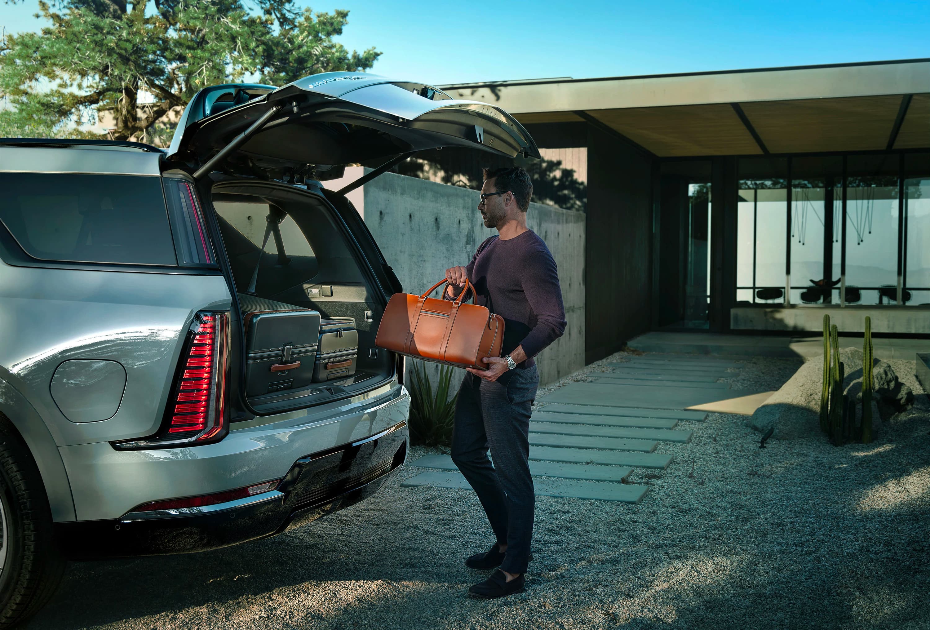 Cadillac ESCALADE IQL photo