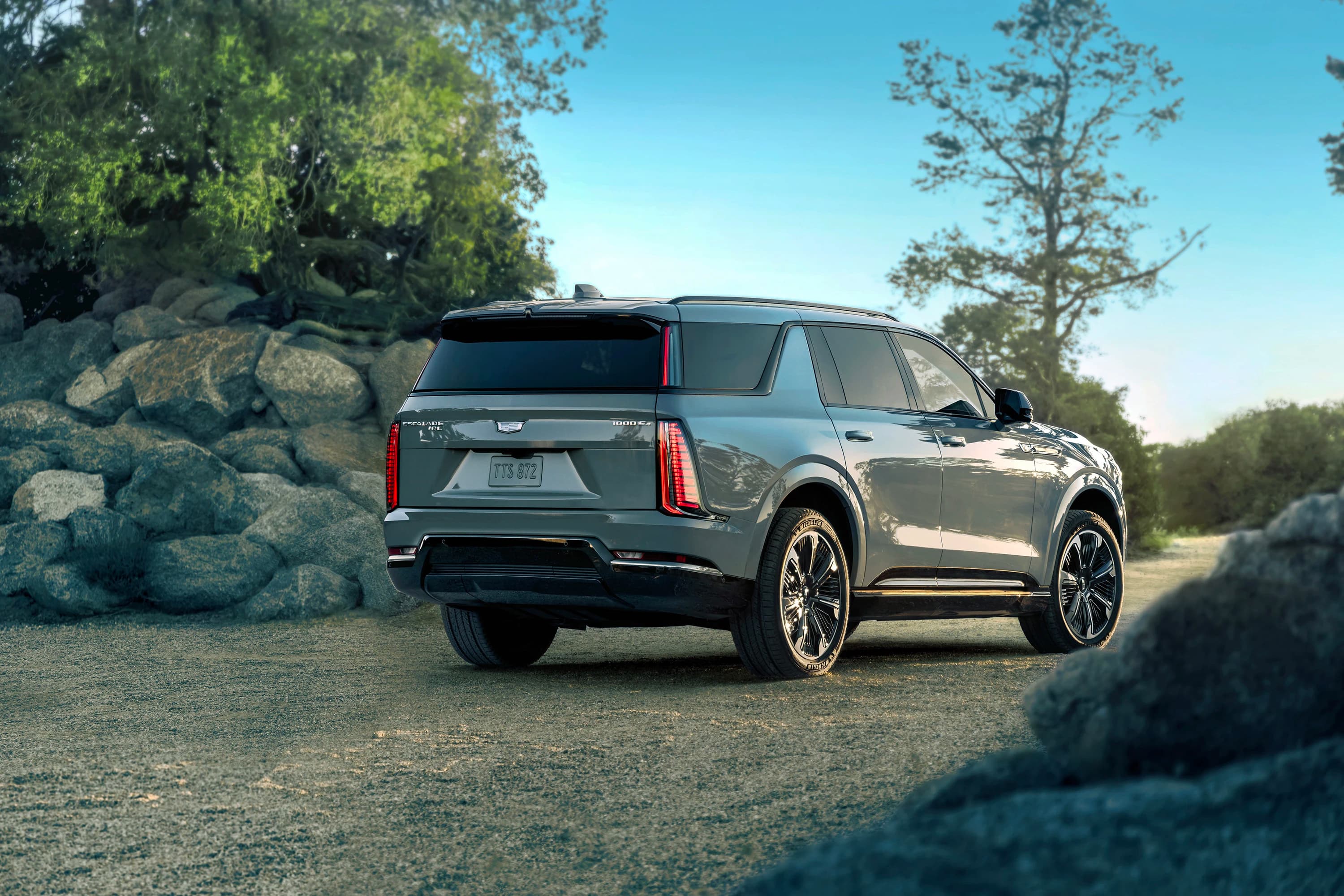 Cadillac ESCALADE IQL photo