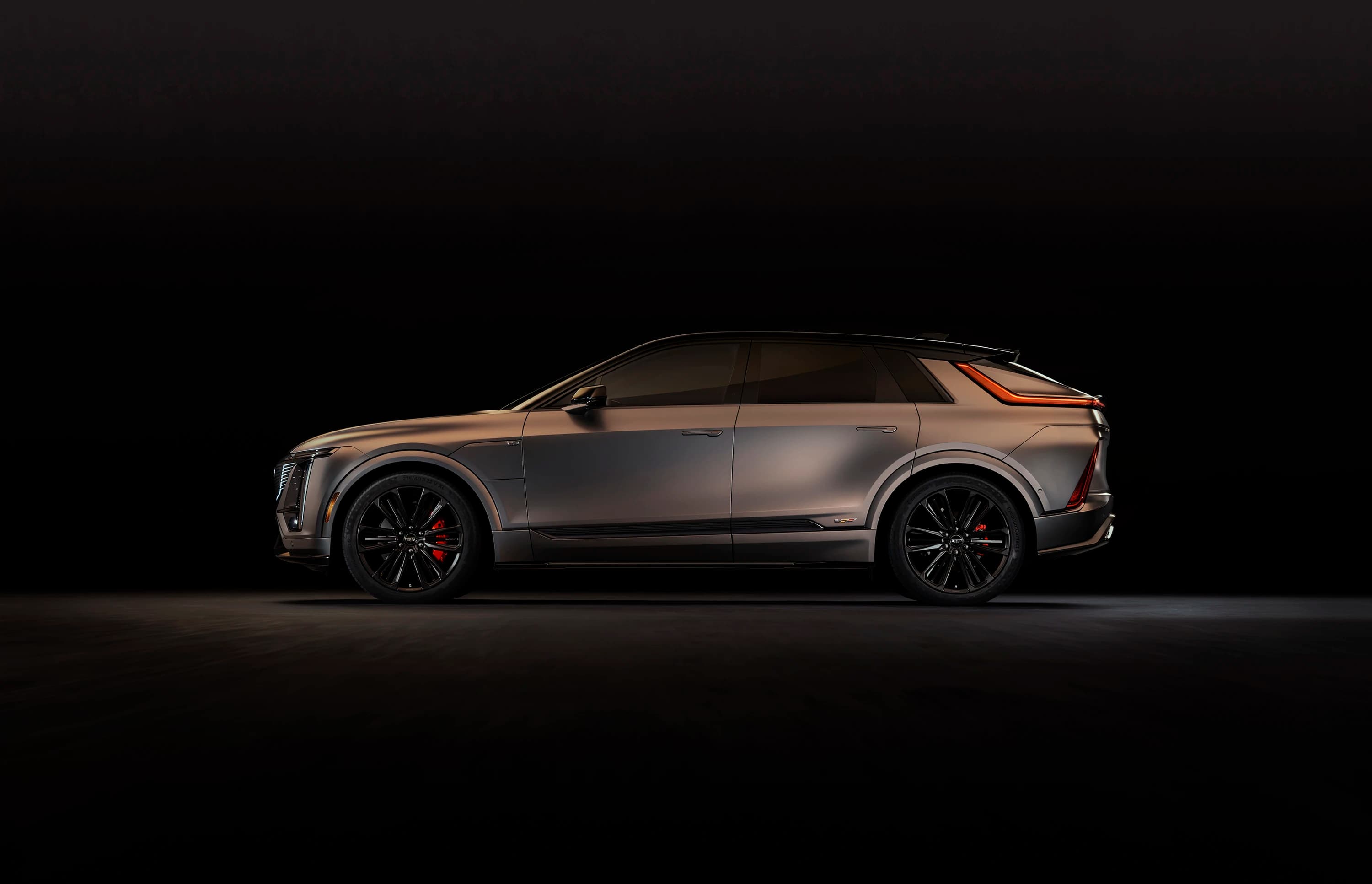 Cadillac LYRIQ-V photo