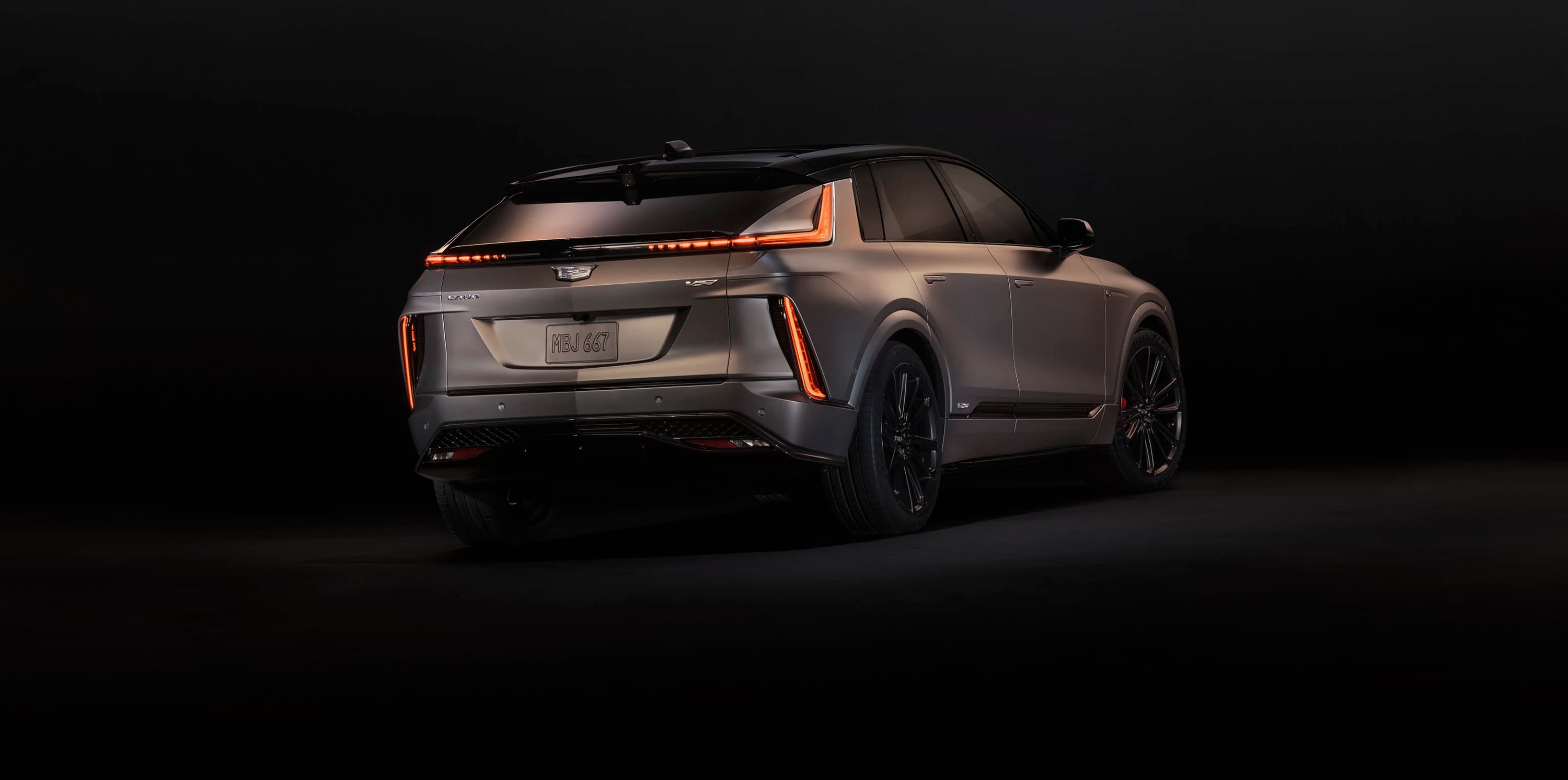 Cadillac LYRIQ-V photo