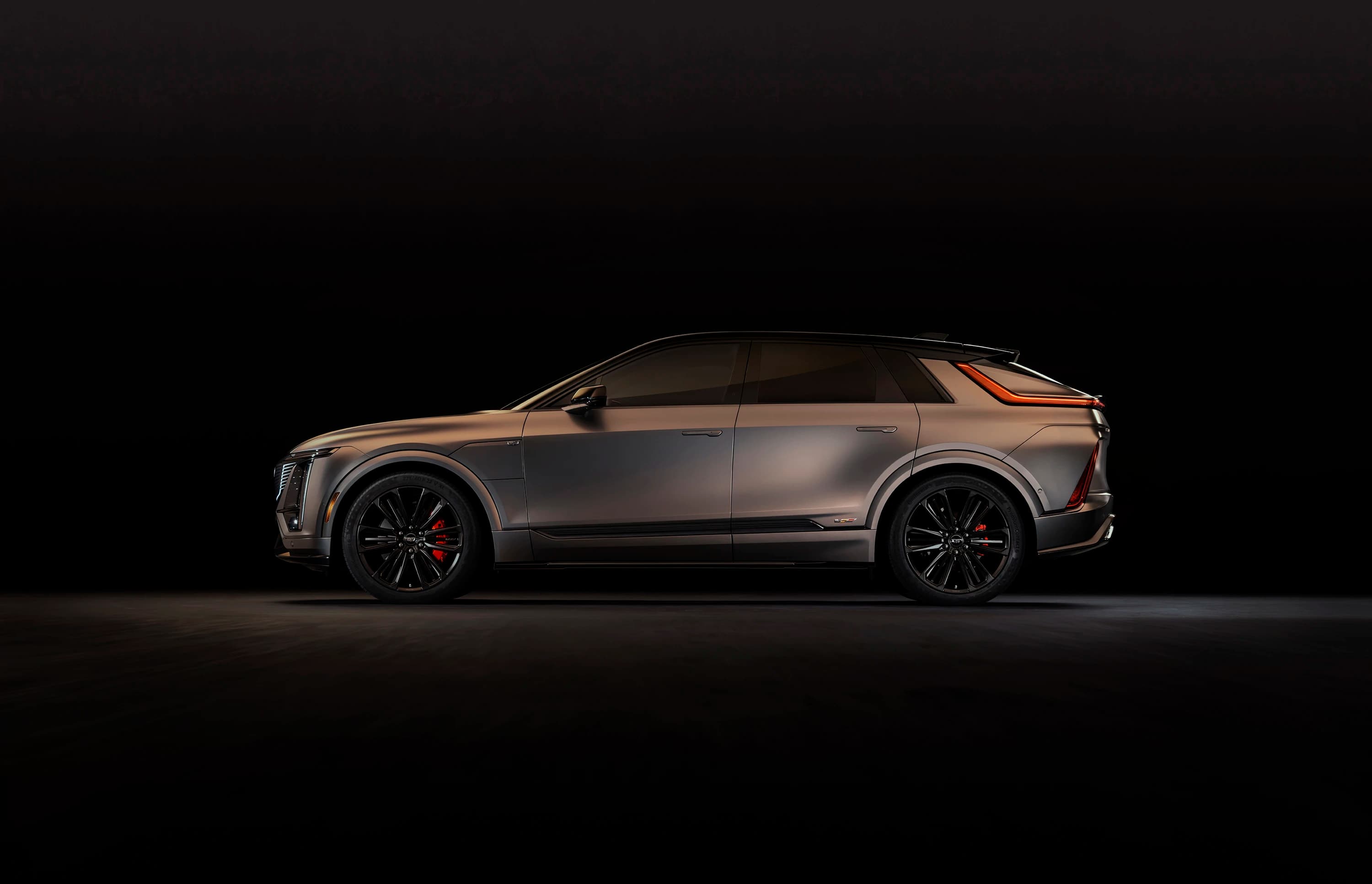 Cadillac LYRIQ-V photo