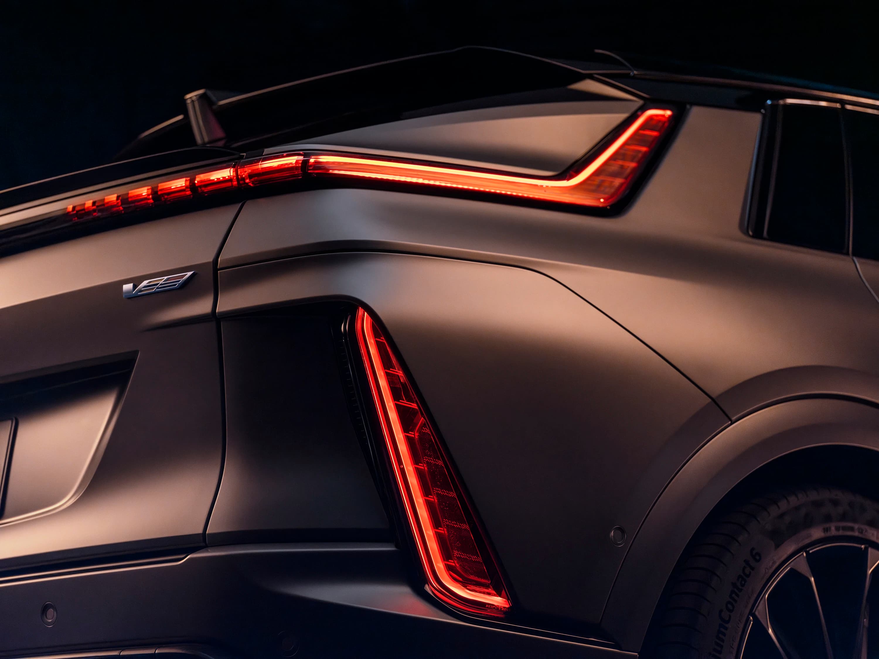 Cadillac LYRIQ-V photo