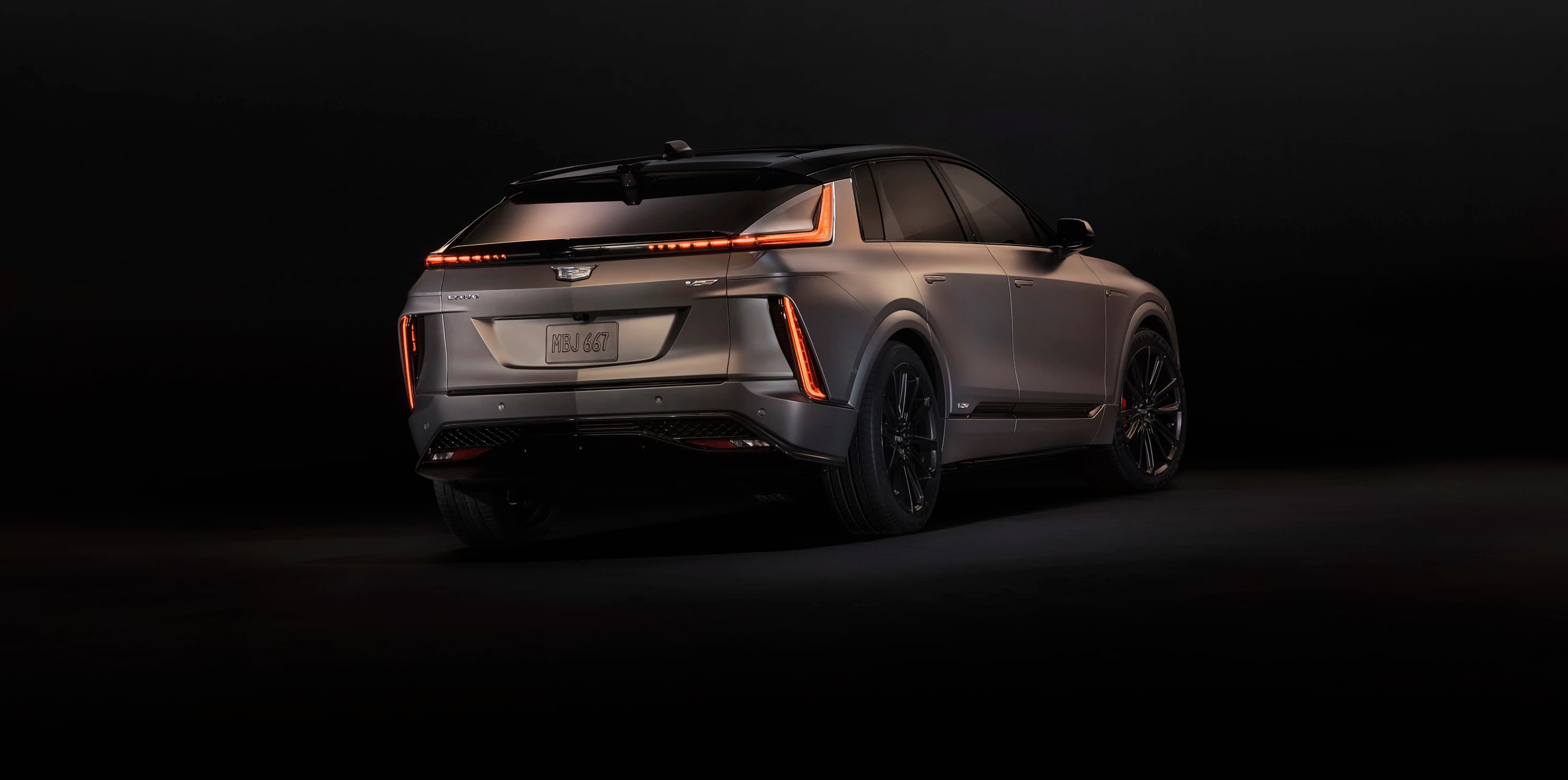 Cadillac LYRIQ-V photo