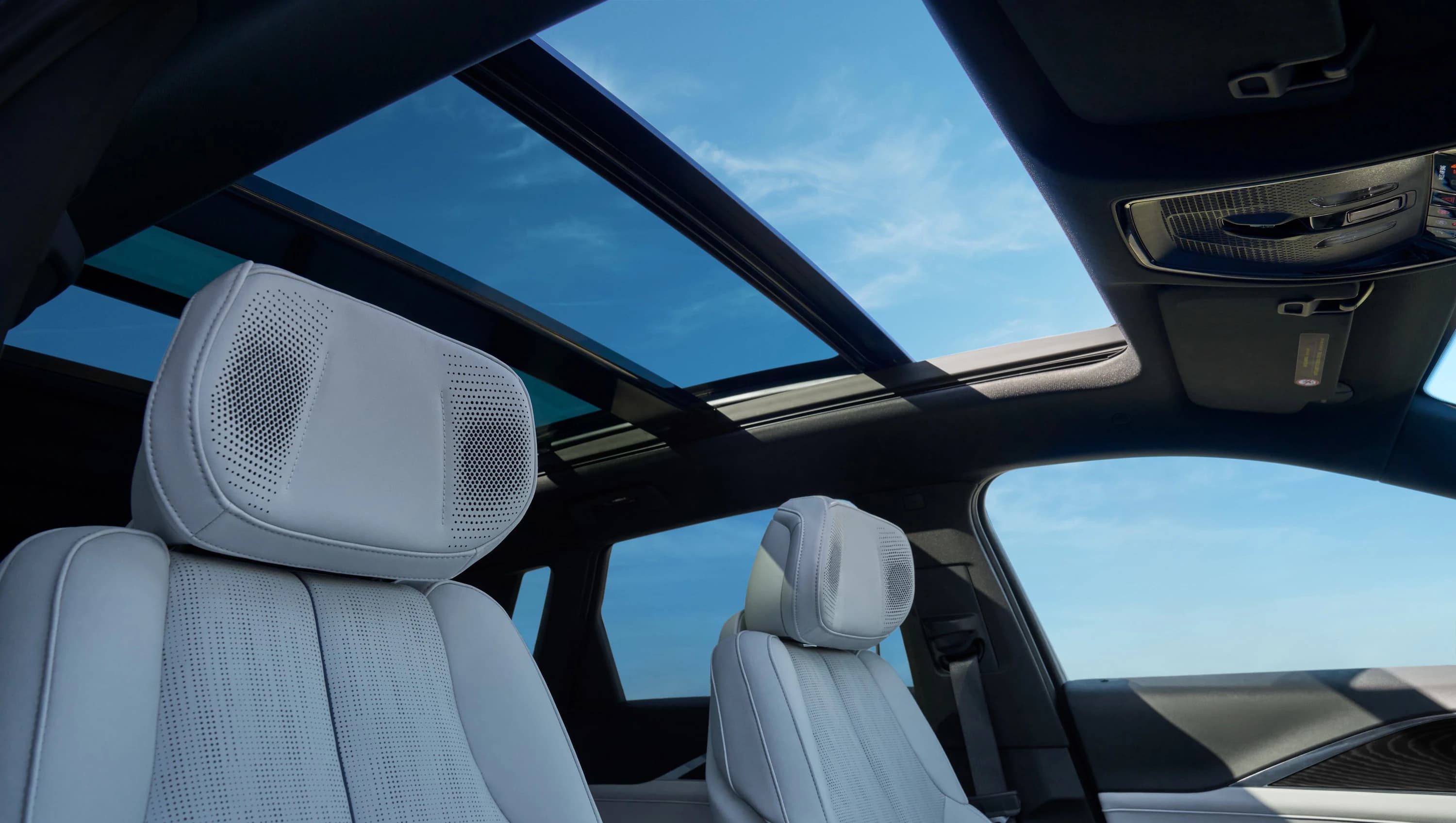 Cadillac LYRIQ AWD photo