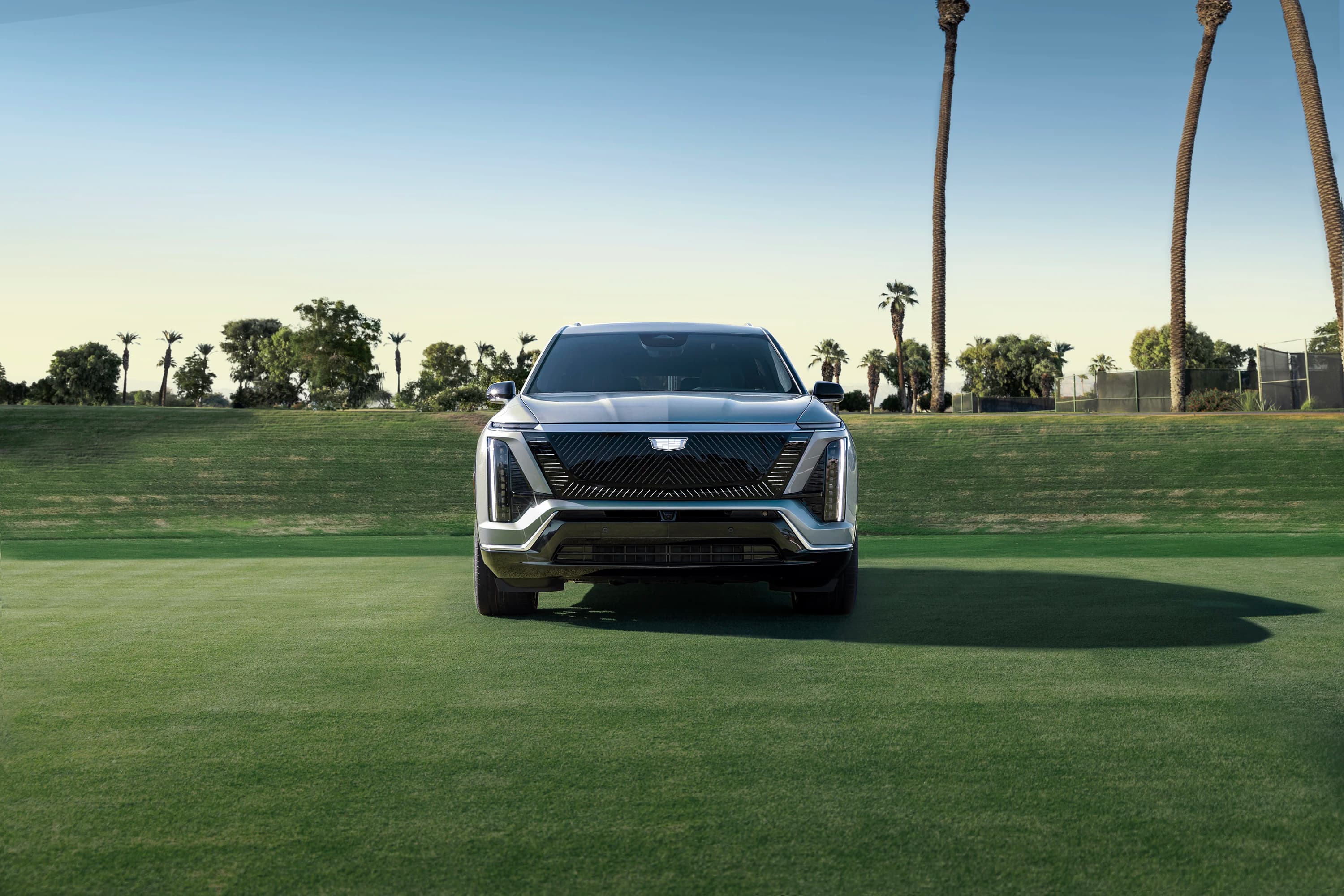 Cadillac VISTIQ AWD photo