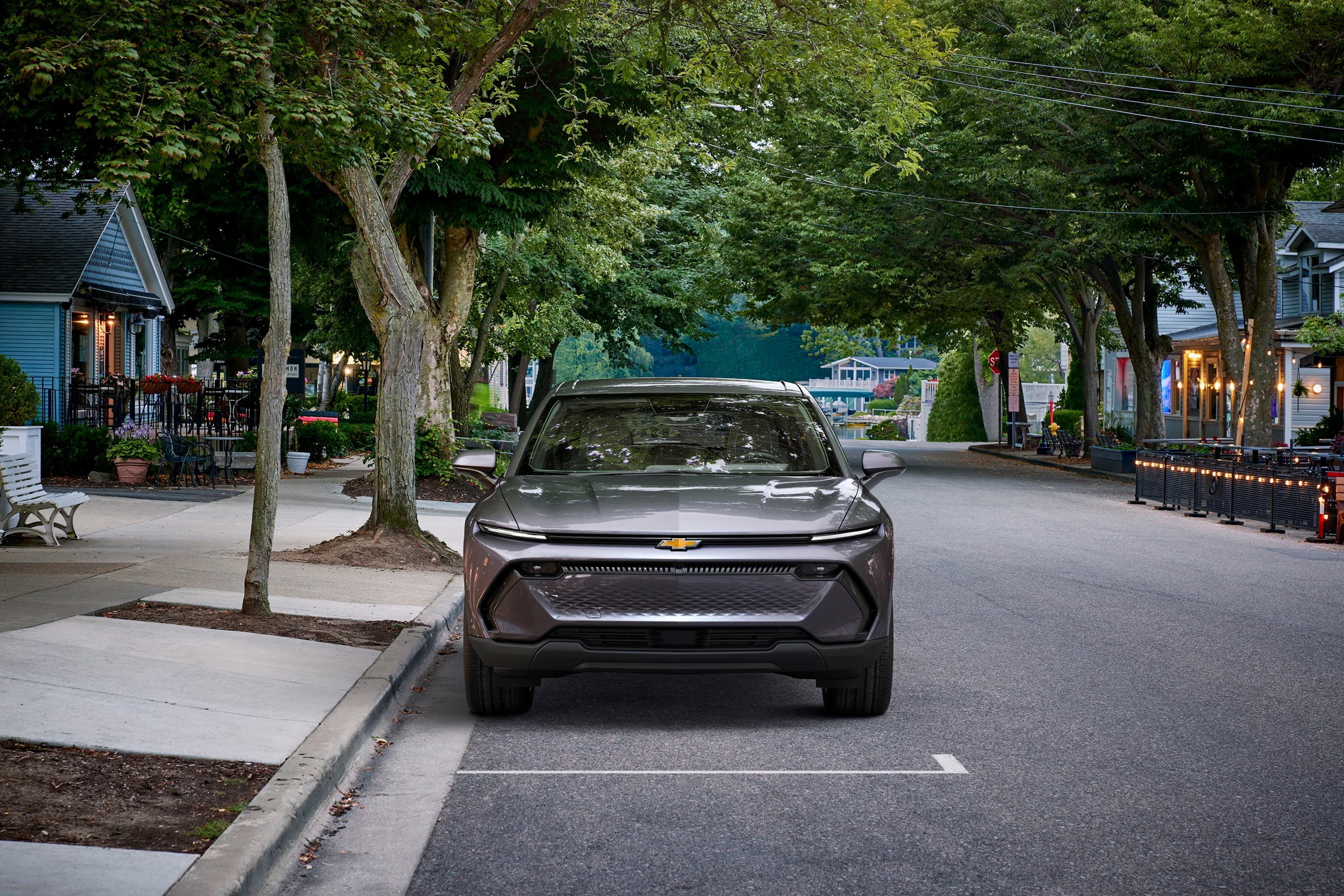 Chevrolet Equinox EV FWD photo