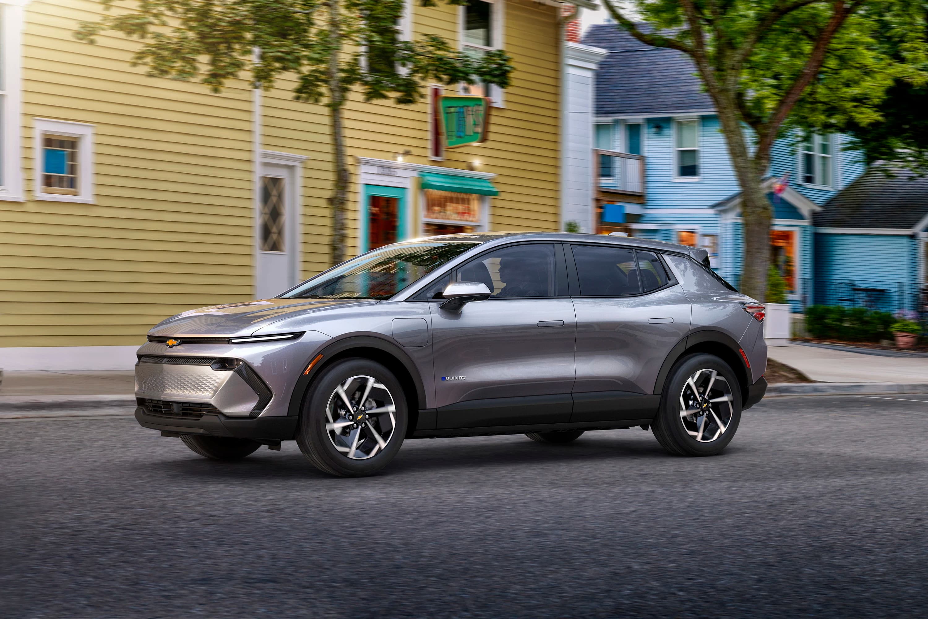 Chevrolet Equinox EV FWD photo