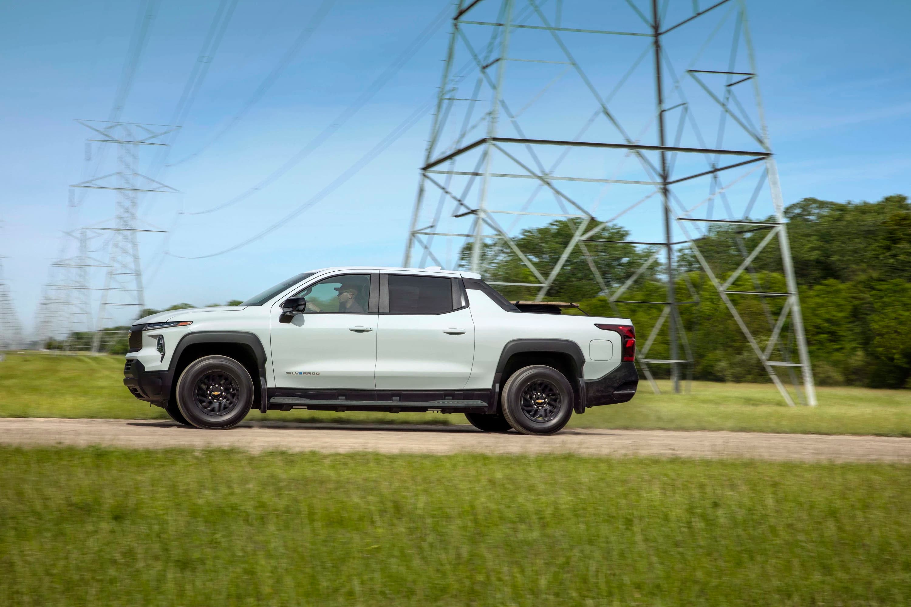 Chevrolet Silverado EV 3WT photo