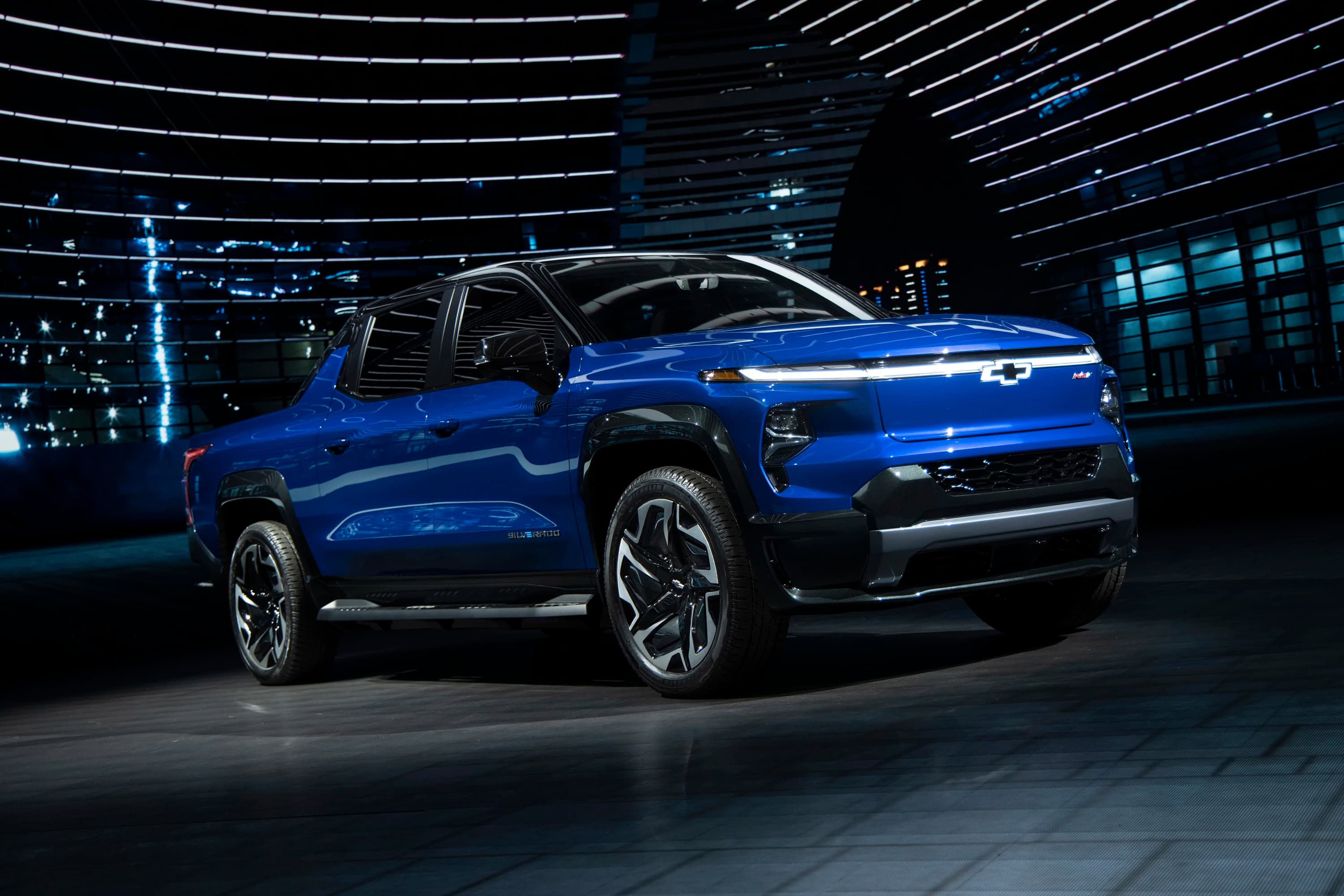 Chevrolet Silverado EV SRT photo