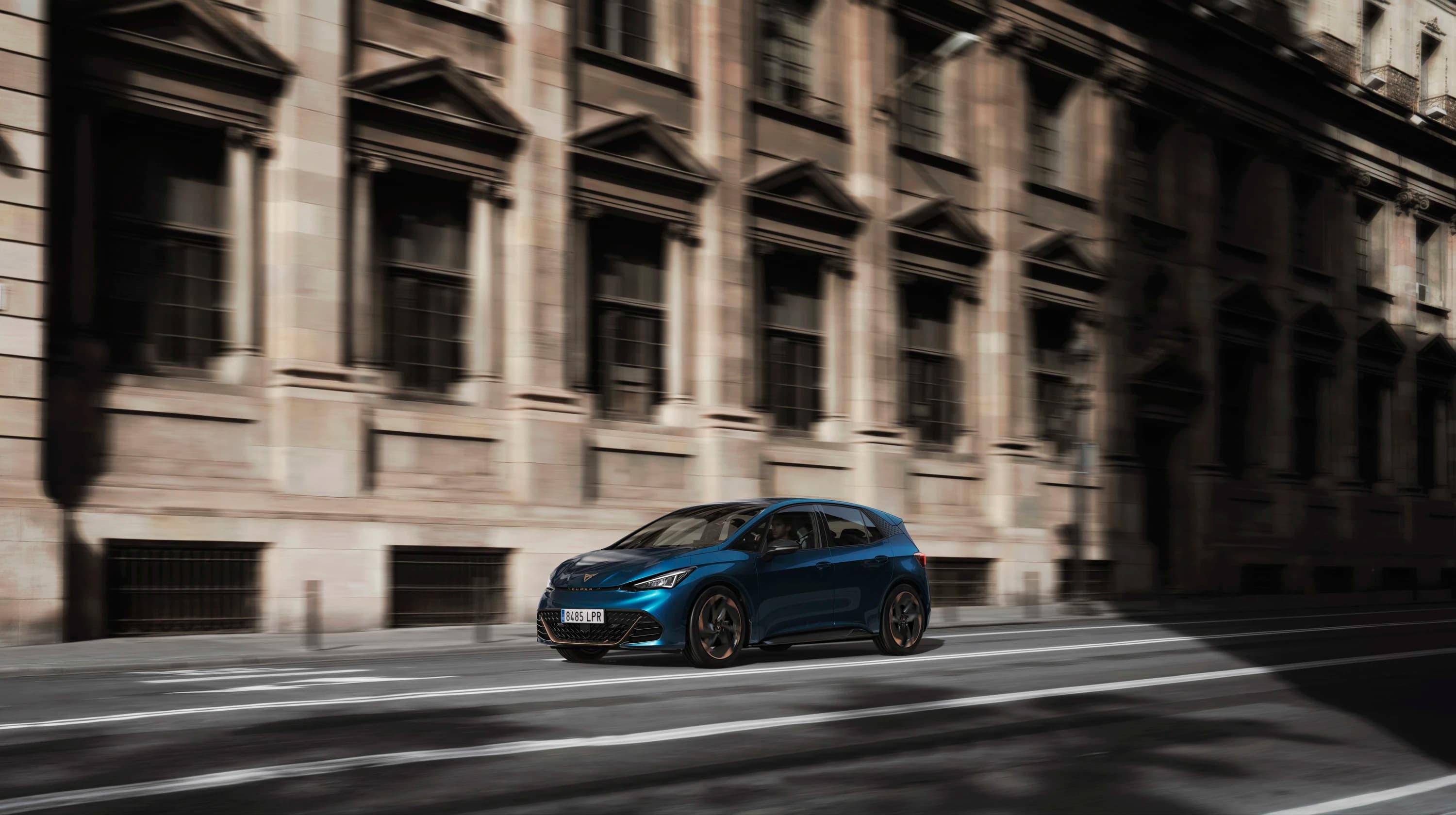 CUPRA BORN 77 e-BOOST photo