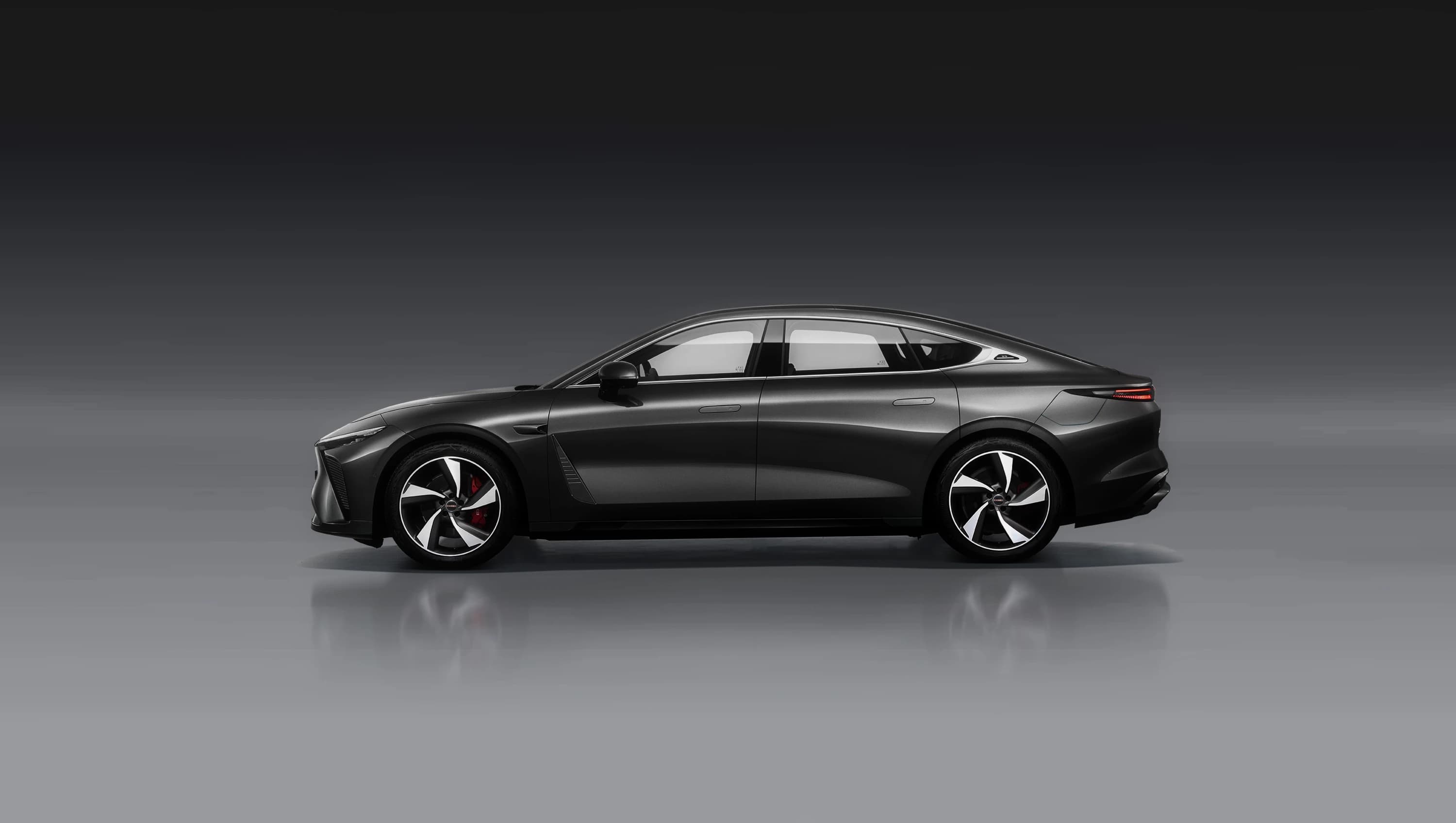 Exlantix ES 100kWh AWD photo