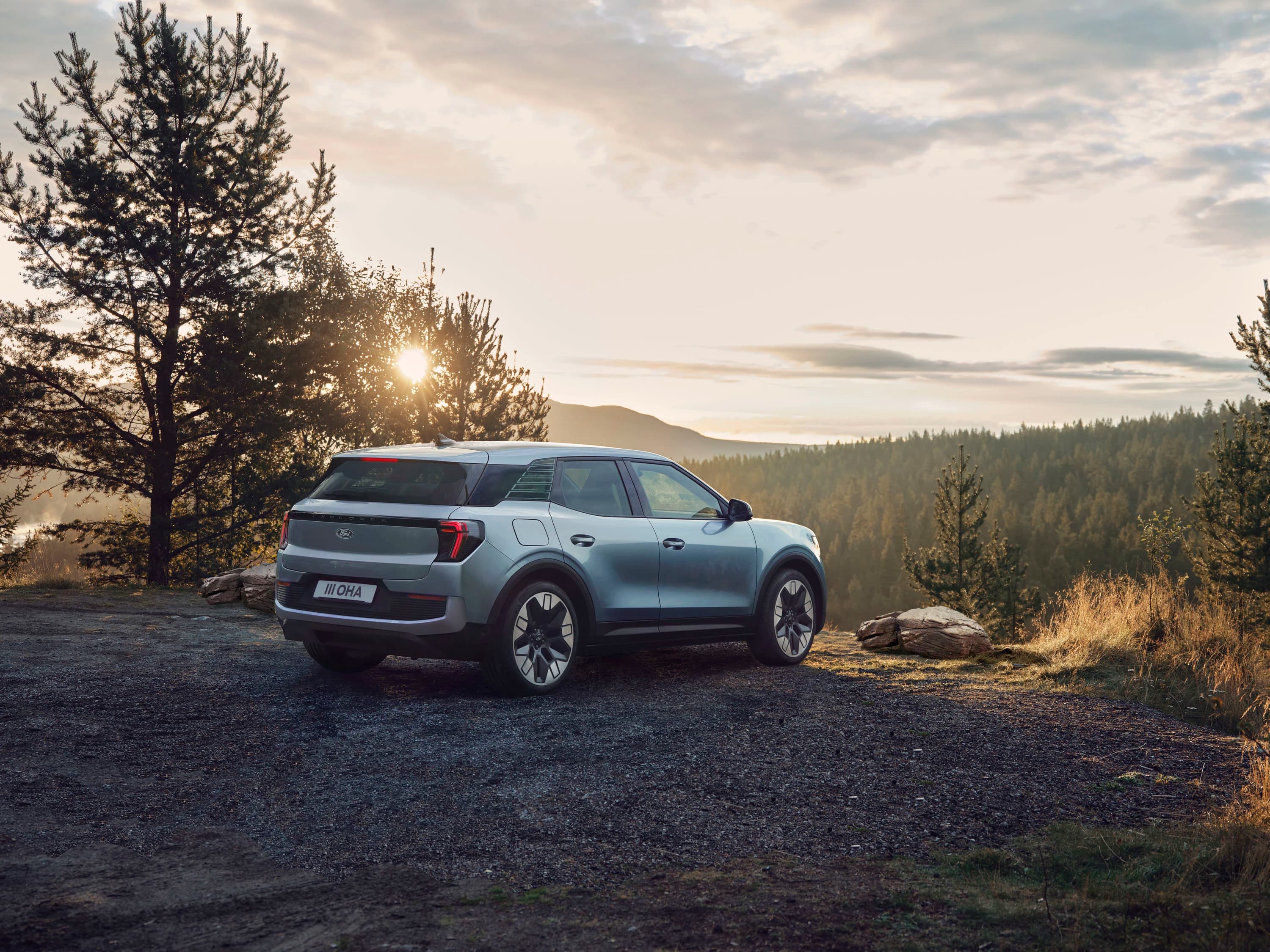 Ford Explorer Extended Range RWD photo