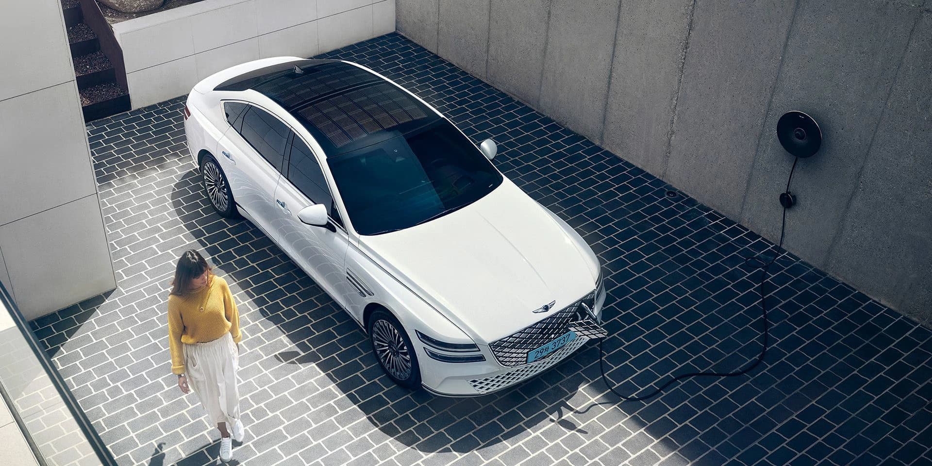Genesis G80 Electrified AWD photo
