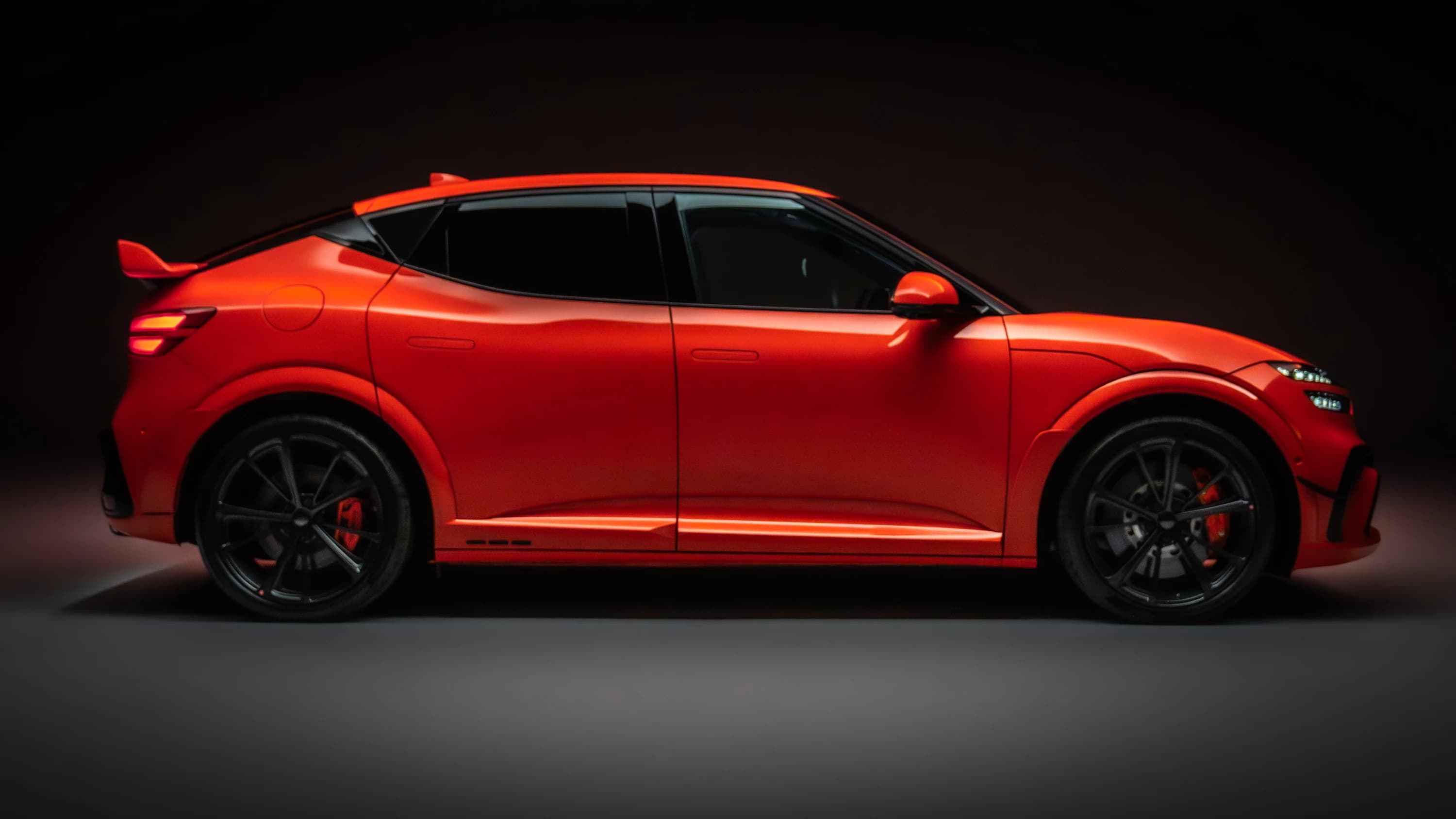 Genesis GV60 Magma photo