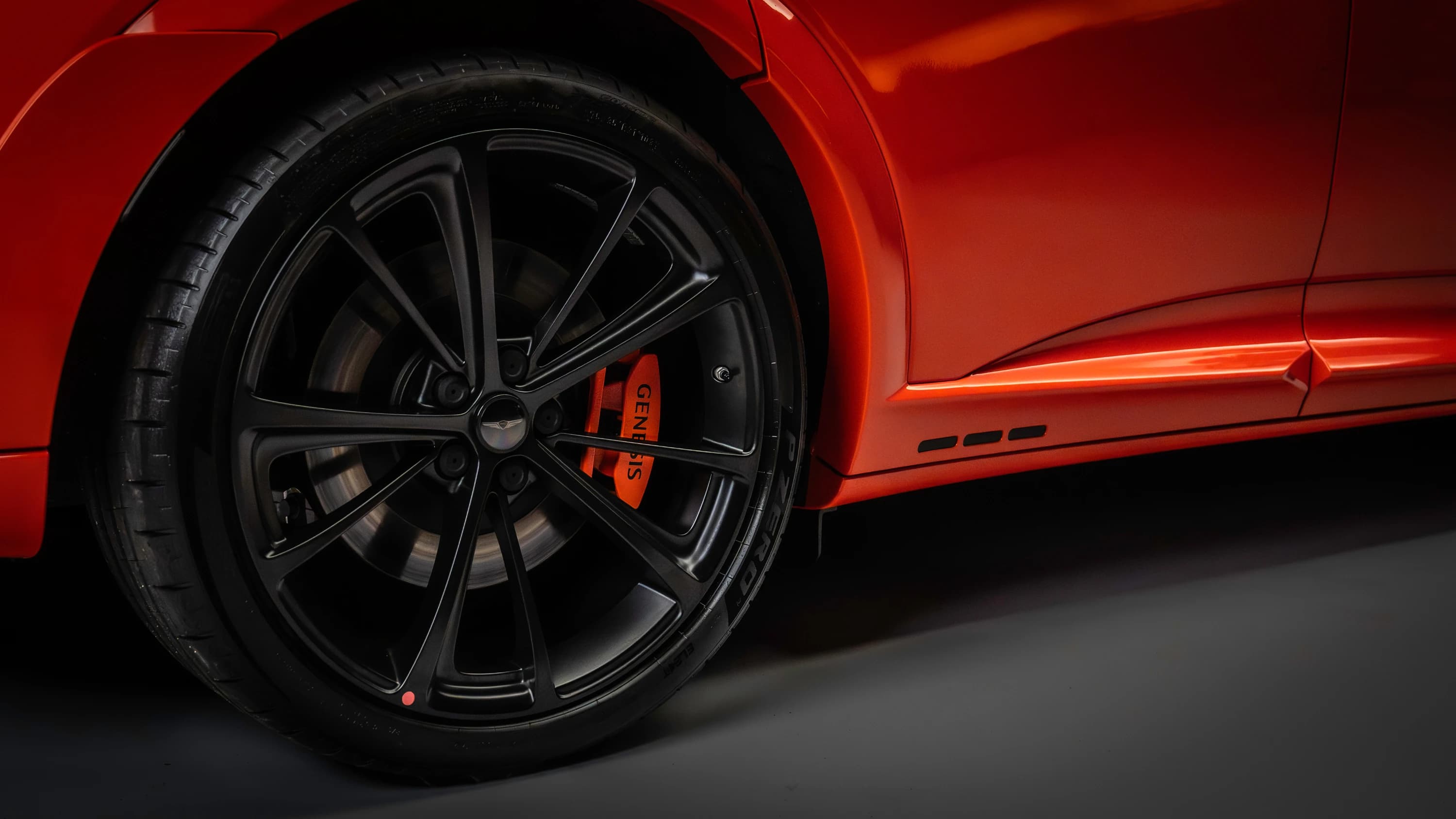 Genesis GV60 Magma photo