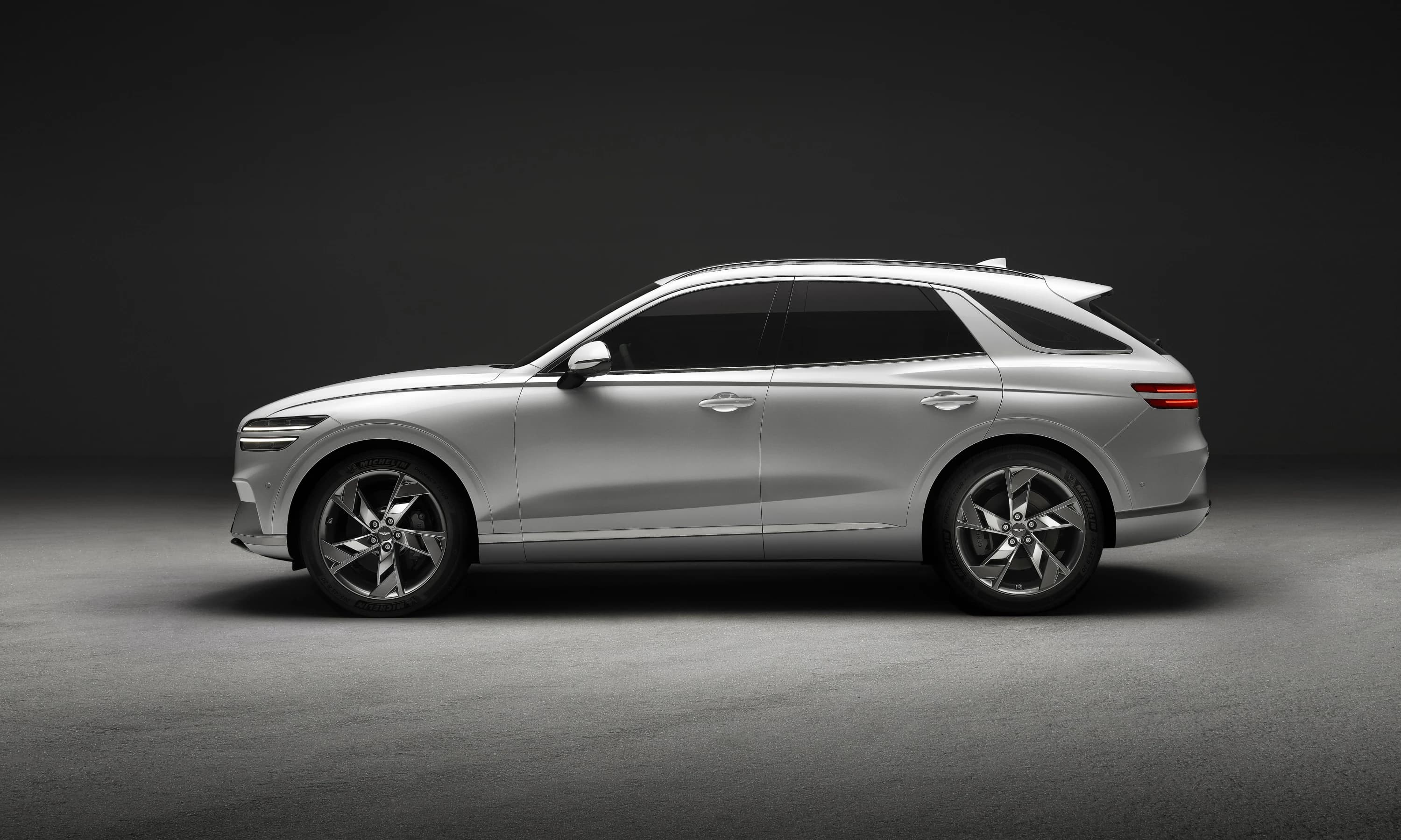 Genesis Electrified GV70 photo