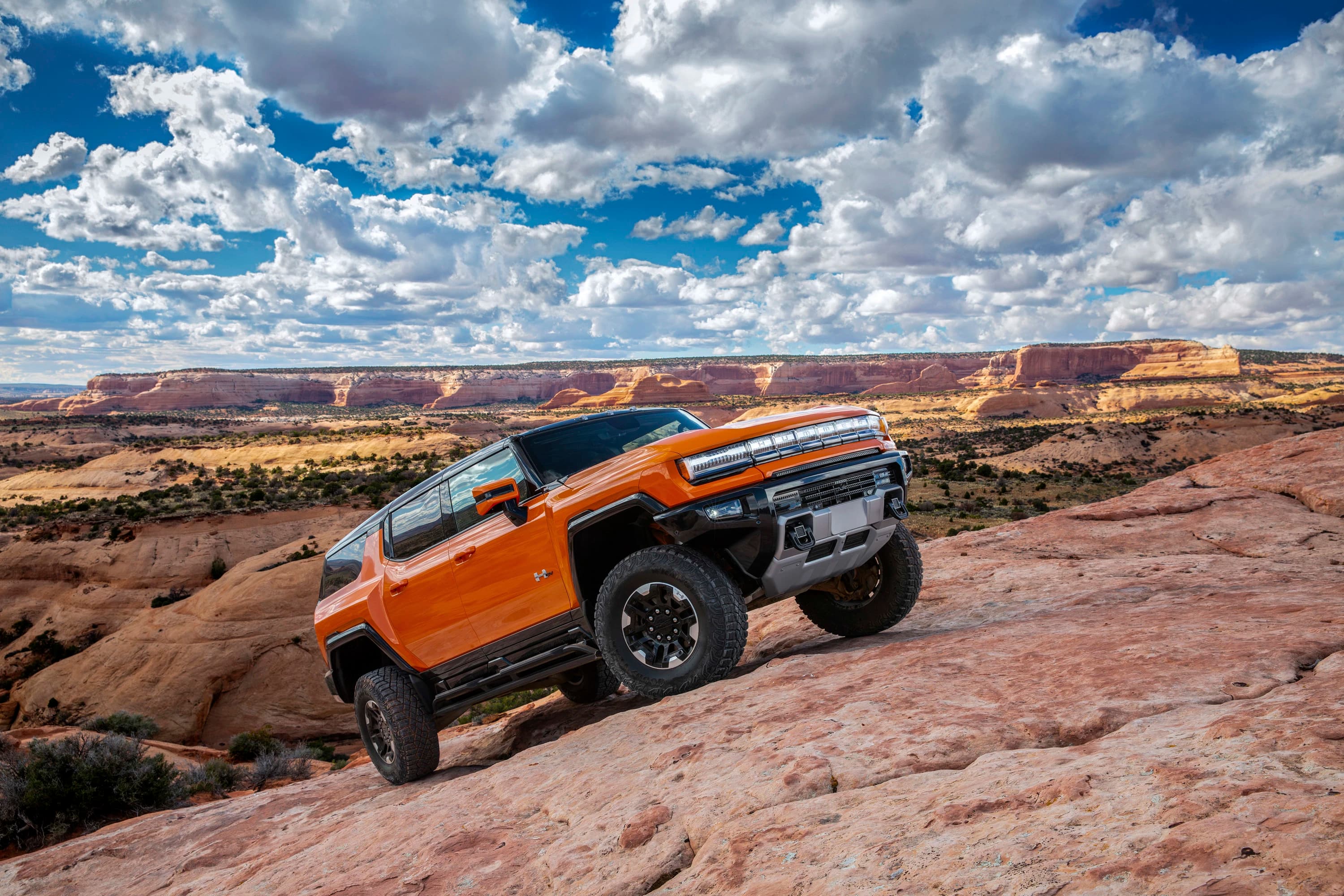 GMC Hummer EV SUV 2x photo