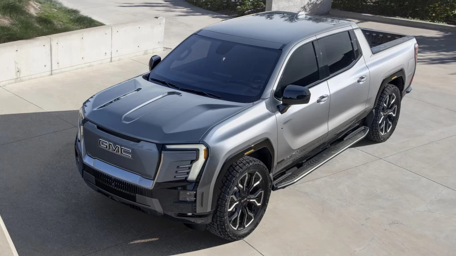 GMC Sierra EV Denali Edition 1 photo