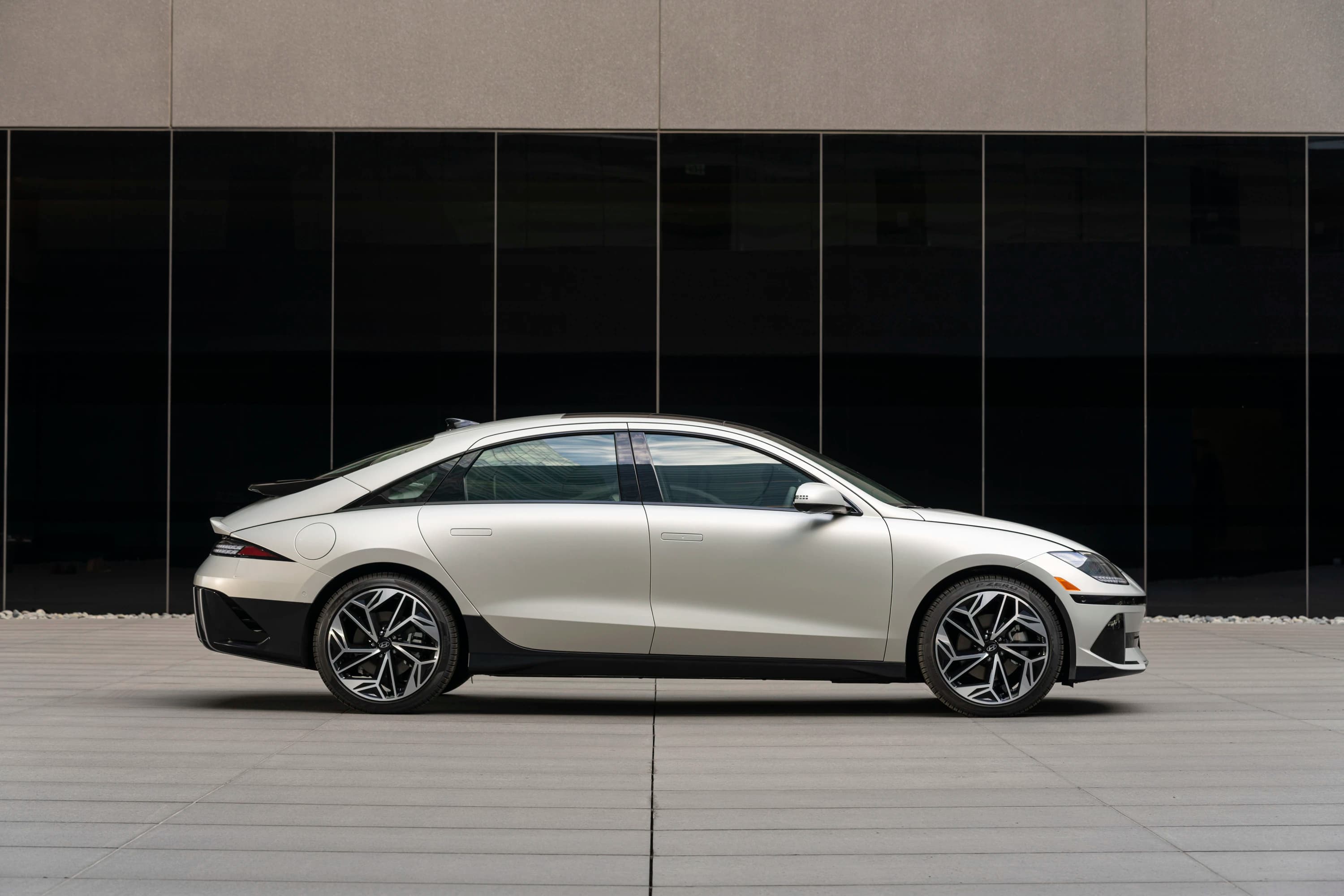 Hyundai Ioniq 6 Long Range AWD photo